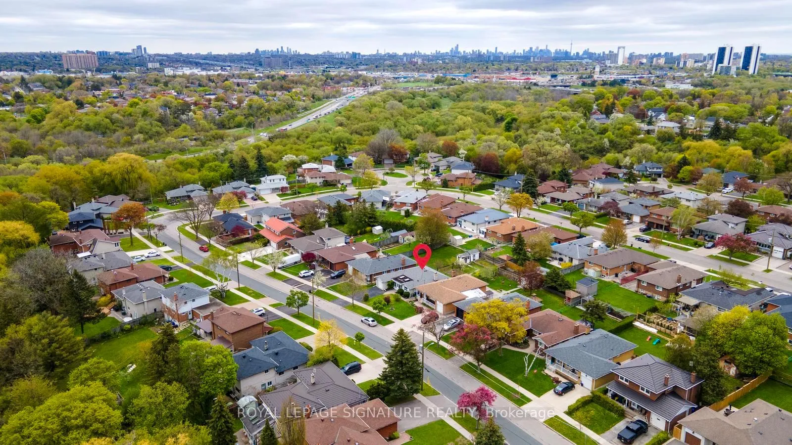 Photo 39 of 17 Norfield Crescent, Etobicoke, Elms-Old Rexdale — HOMEH