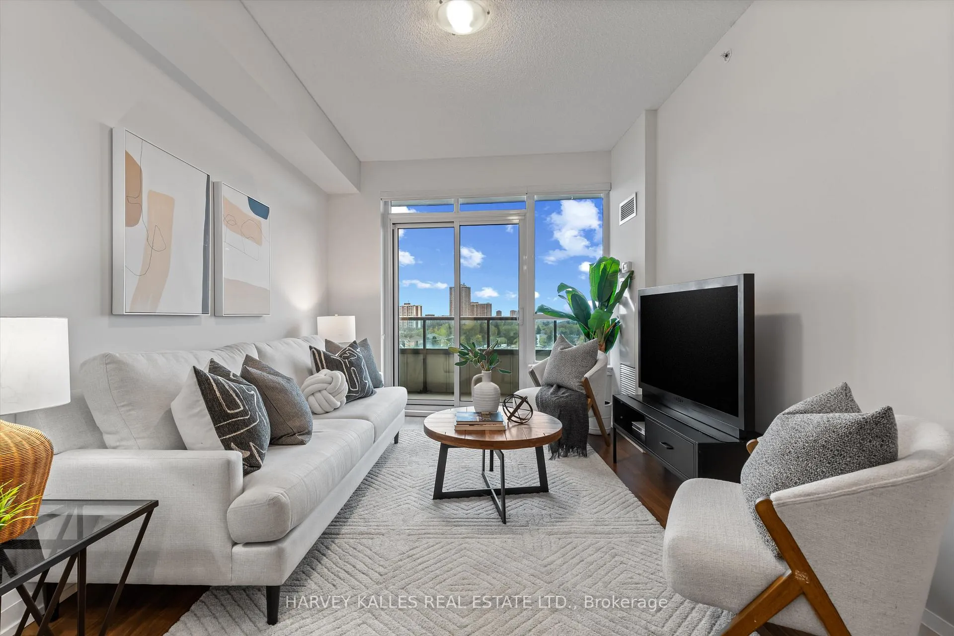 Photo 2 of Unit 709, 7171 Yonge Street, Markham, Grandview — HOMEH