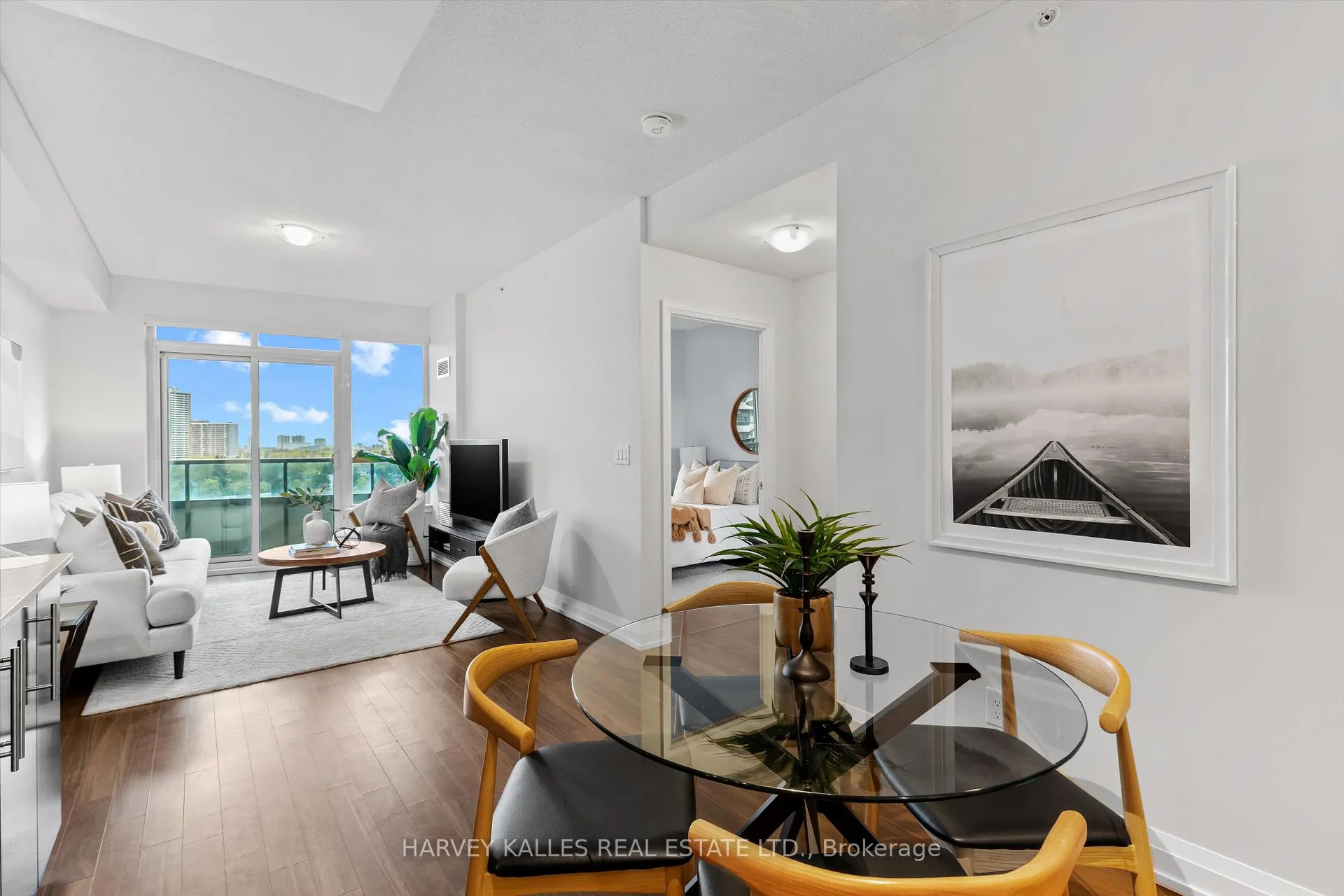 Photo 6 of Unit 709, 7171 Yonge Street, Markham, Grandview — HOMEH