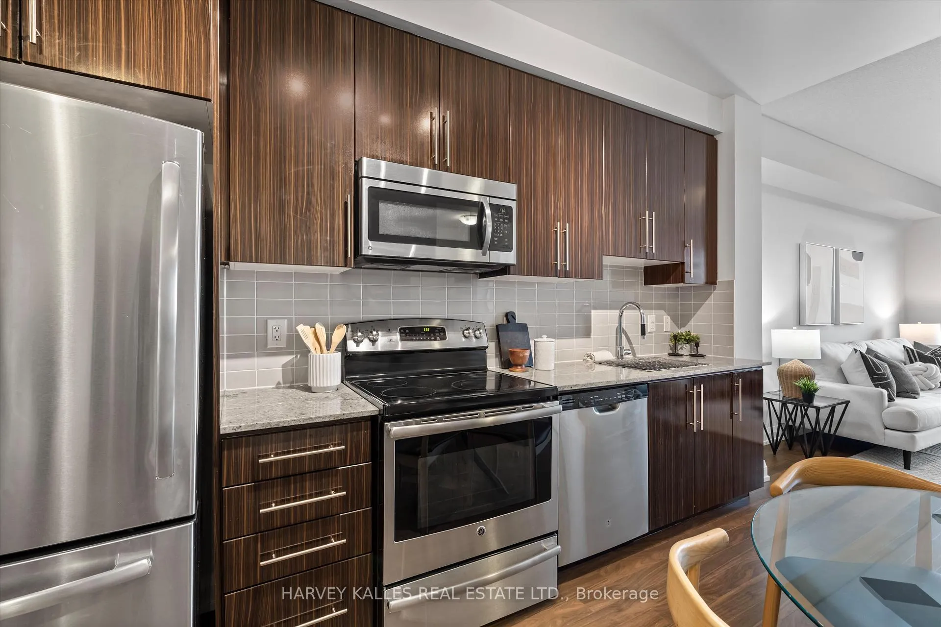 Photo 11 of Unit 709, 7171 Yonge Street, Markham, Grandview — HOMEH
