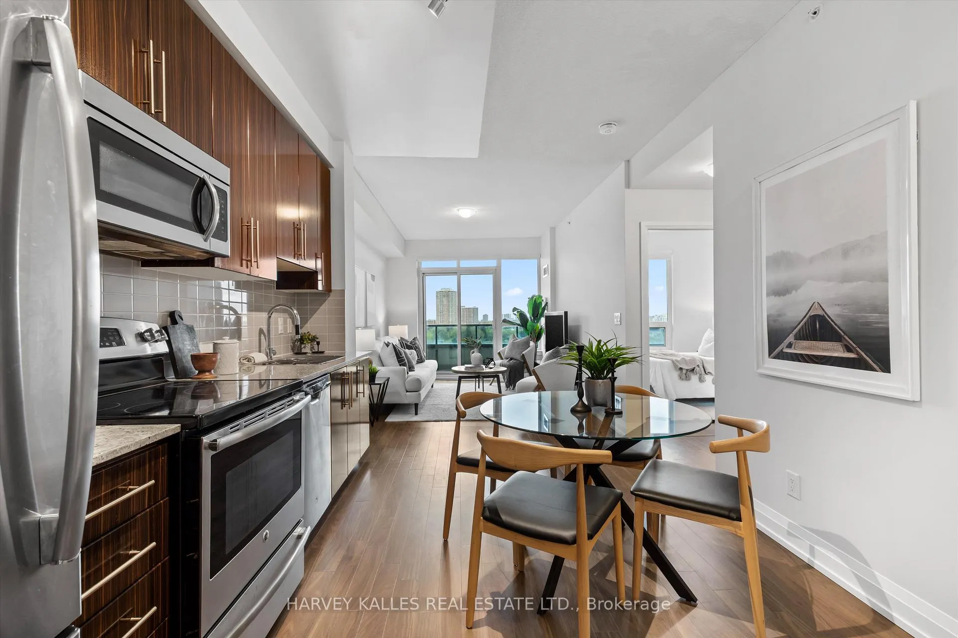 Photo 12 of Unit 709, 7171 Yonge Street, Markham, Grandview — HOMEH