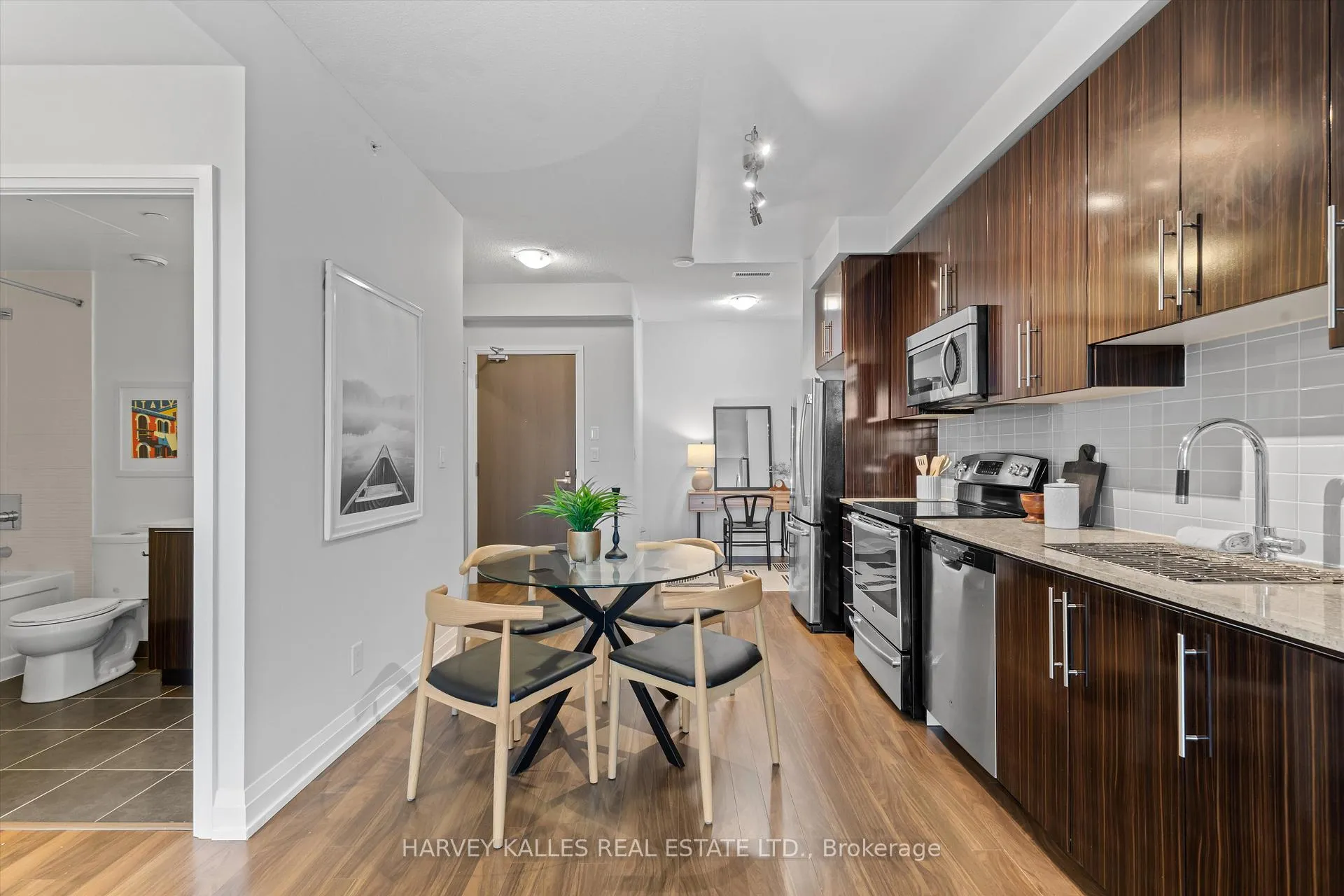 Photo 13 of Unit 709, 7171 Yonge Street, Markham, Grandview — HOMEH