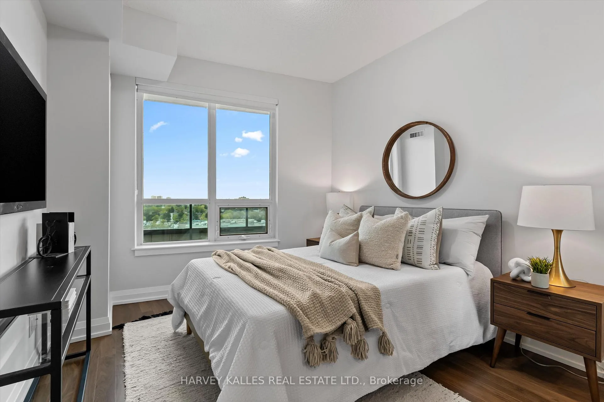 Photo 15 of Unit 709, 7171 Yonge Street, Markham, Grandview — HOMEH