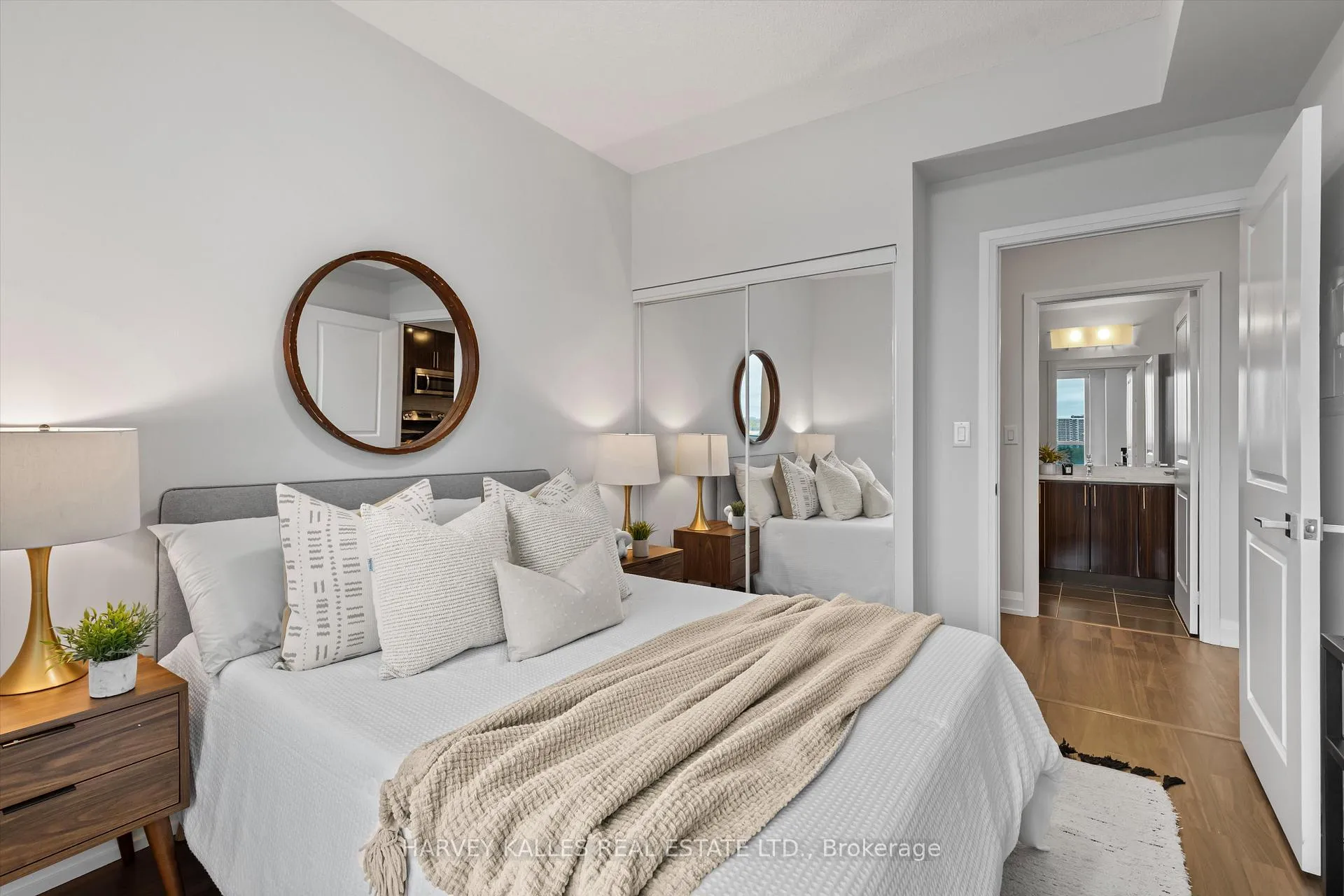 Photo 17 of Unit 709, 7171 Yonge Street, Markham, Grandview — HOMEH