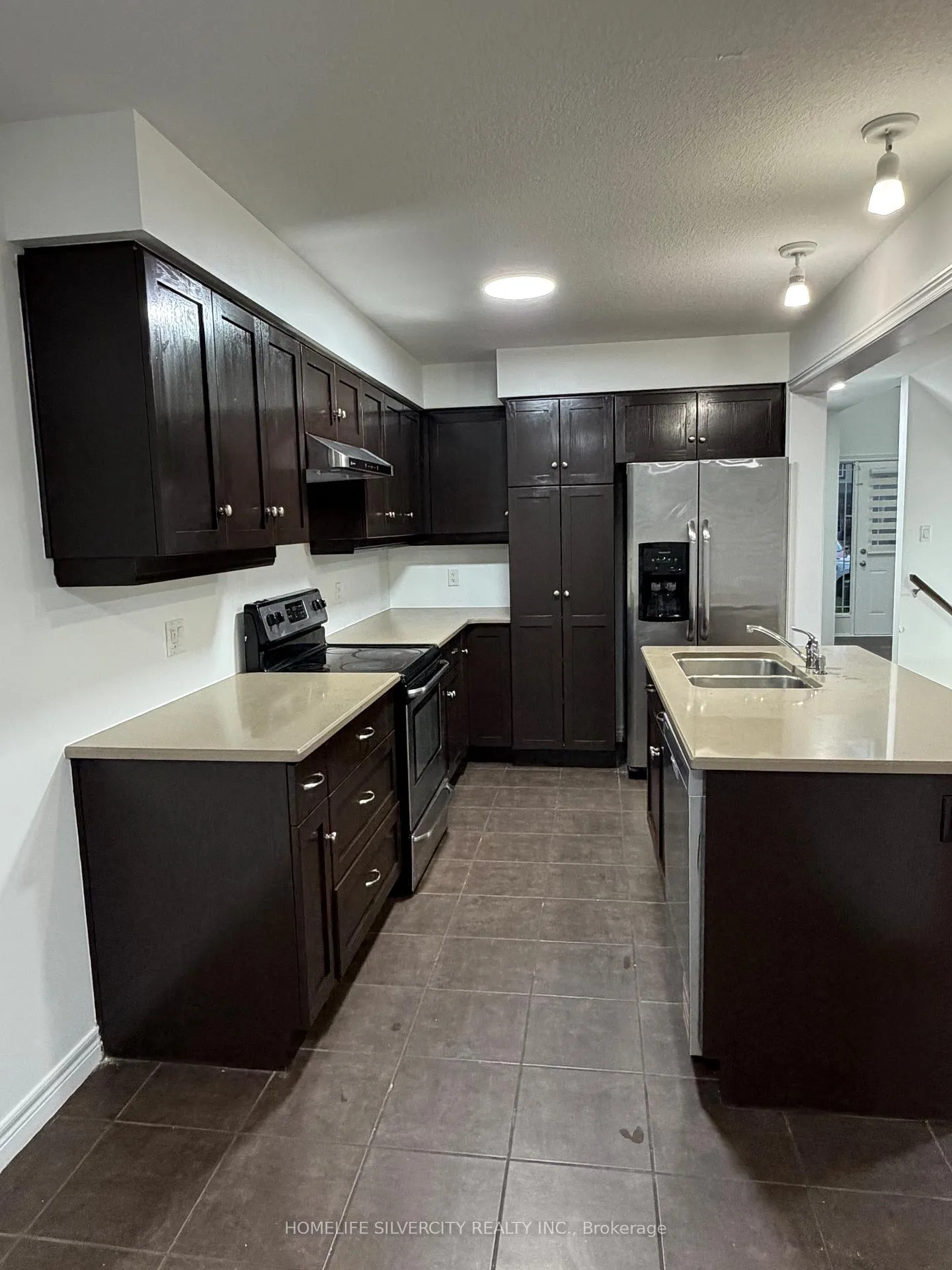 Photo 2 of 1838 Reilly Walk, London, North D — HOMEH