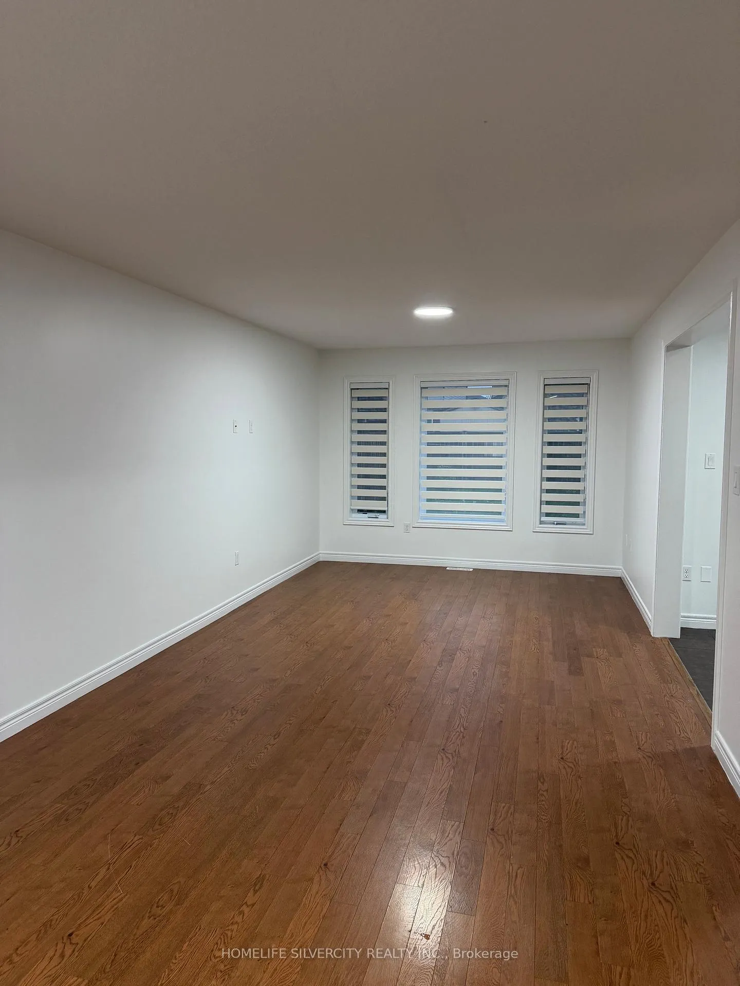 Photo 4 of 1838 Reilly Walk, London, North D — HOMEH