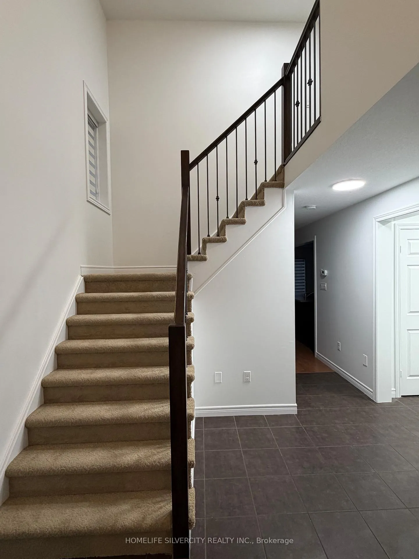 Photo 6 of 1838 Reilly Walk, London, North D — HOMEH