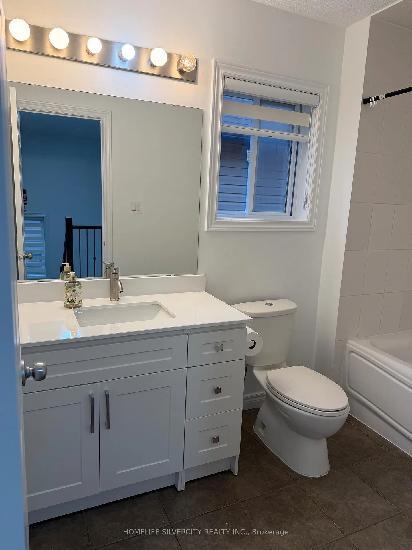 Photo 12 of 1838 Reilly Walk, London, North D — HOMEH