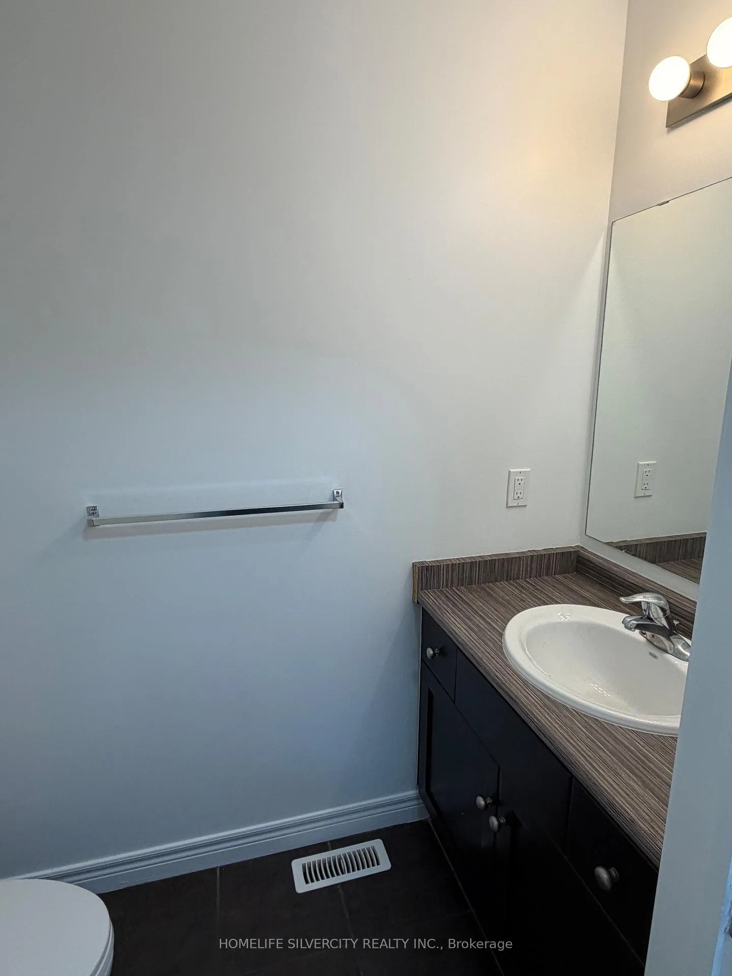 Photo 13 of 1838 Reilly Walk, London, North D — HOMEH