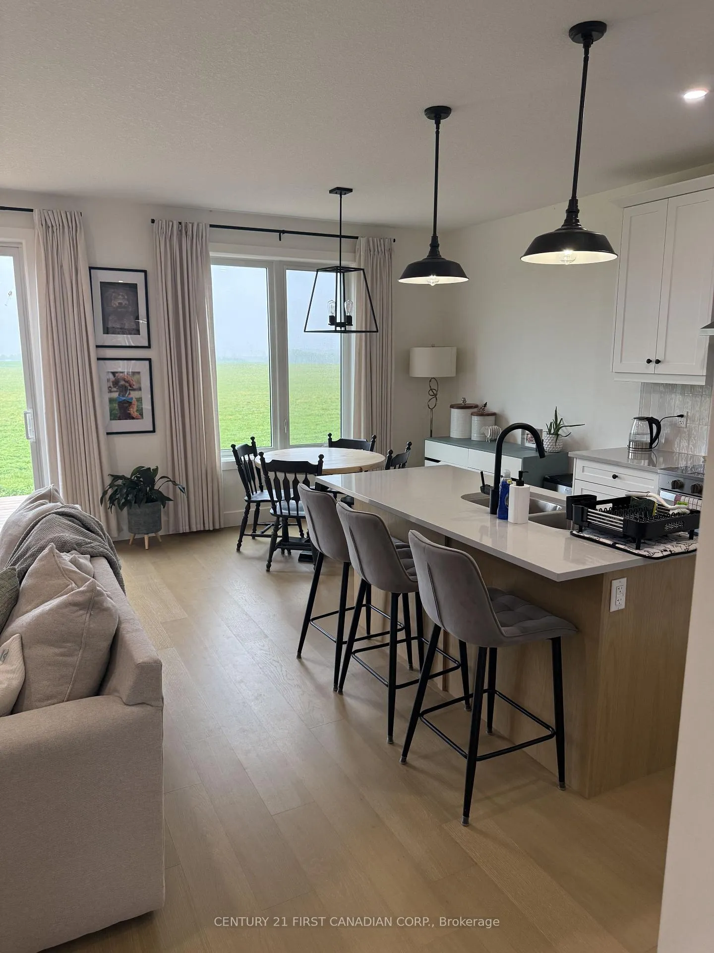 Photo 4 of Unit 59, 147 Scott's Drive, Lucan Biddulph, Clandeboye — HOMEH