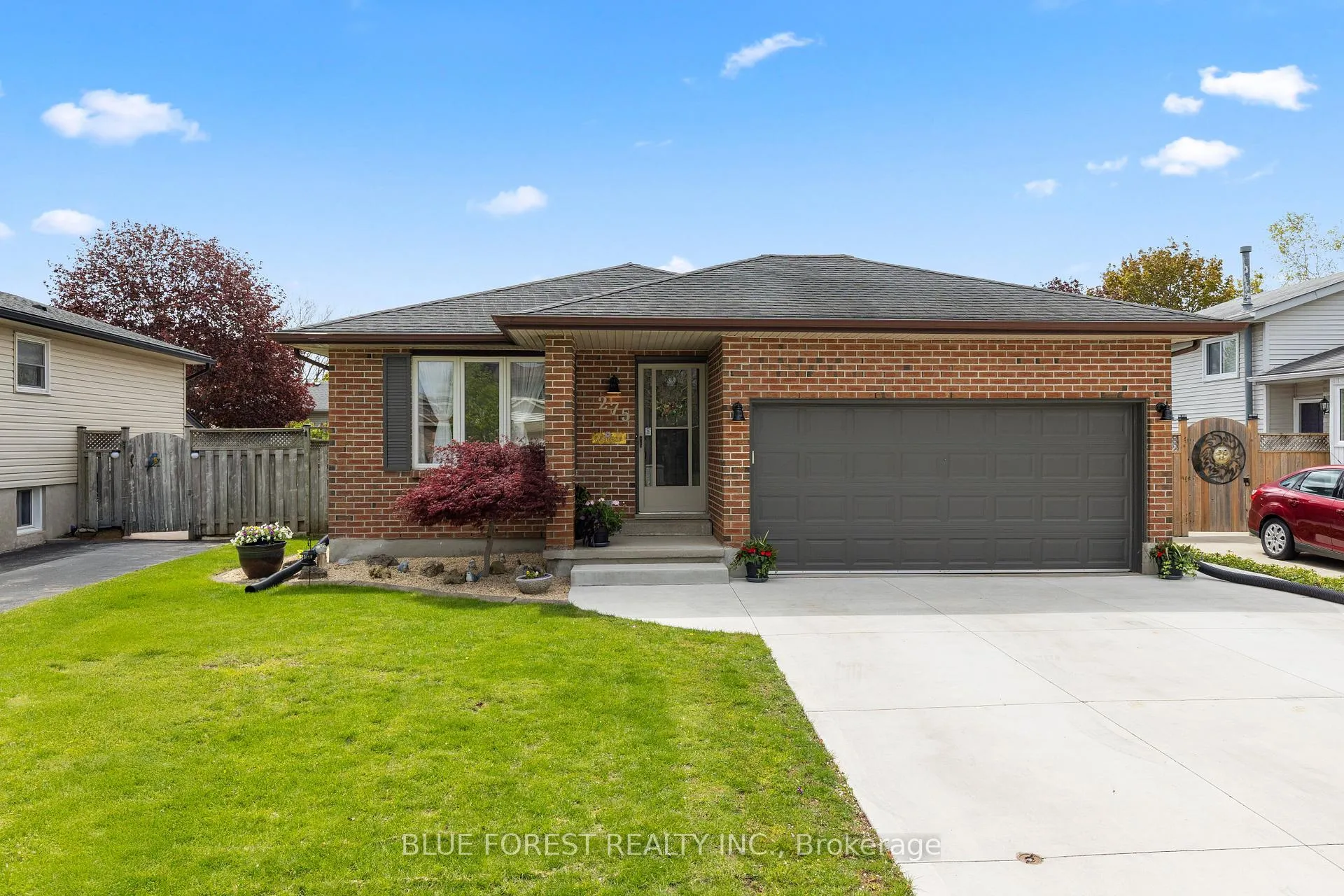 Photo 1 of 275 Portsmouth Crescent E, London, East I — HOMEH