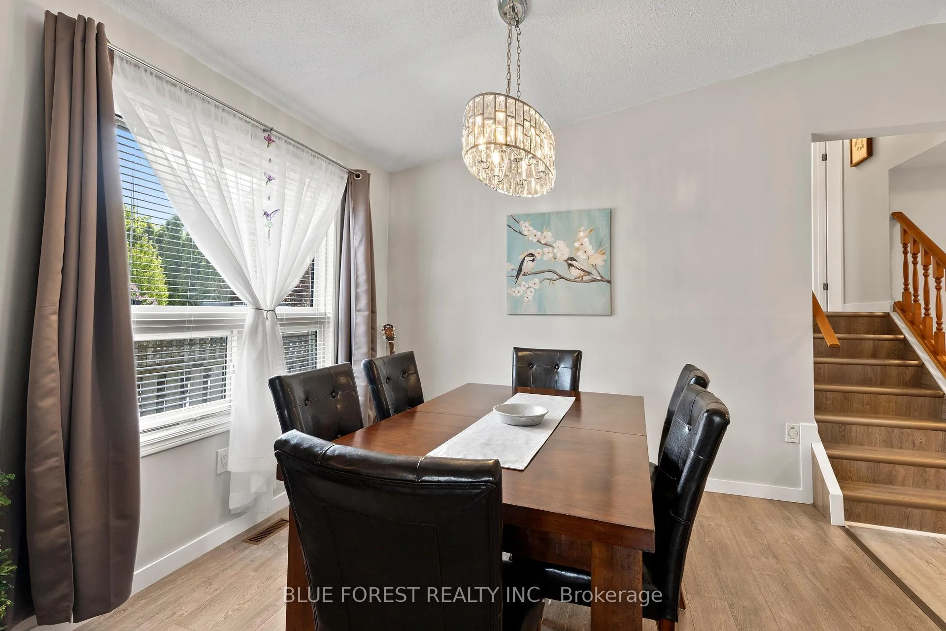 Photo 35 of 275 Portsmouth Crescent E, London, East I — HOMEH