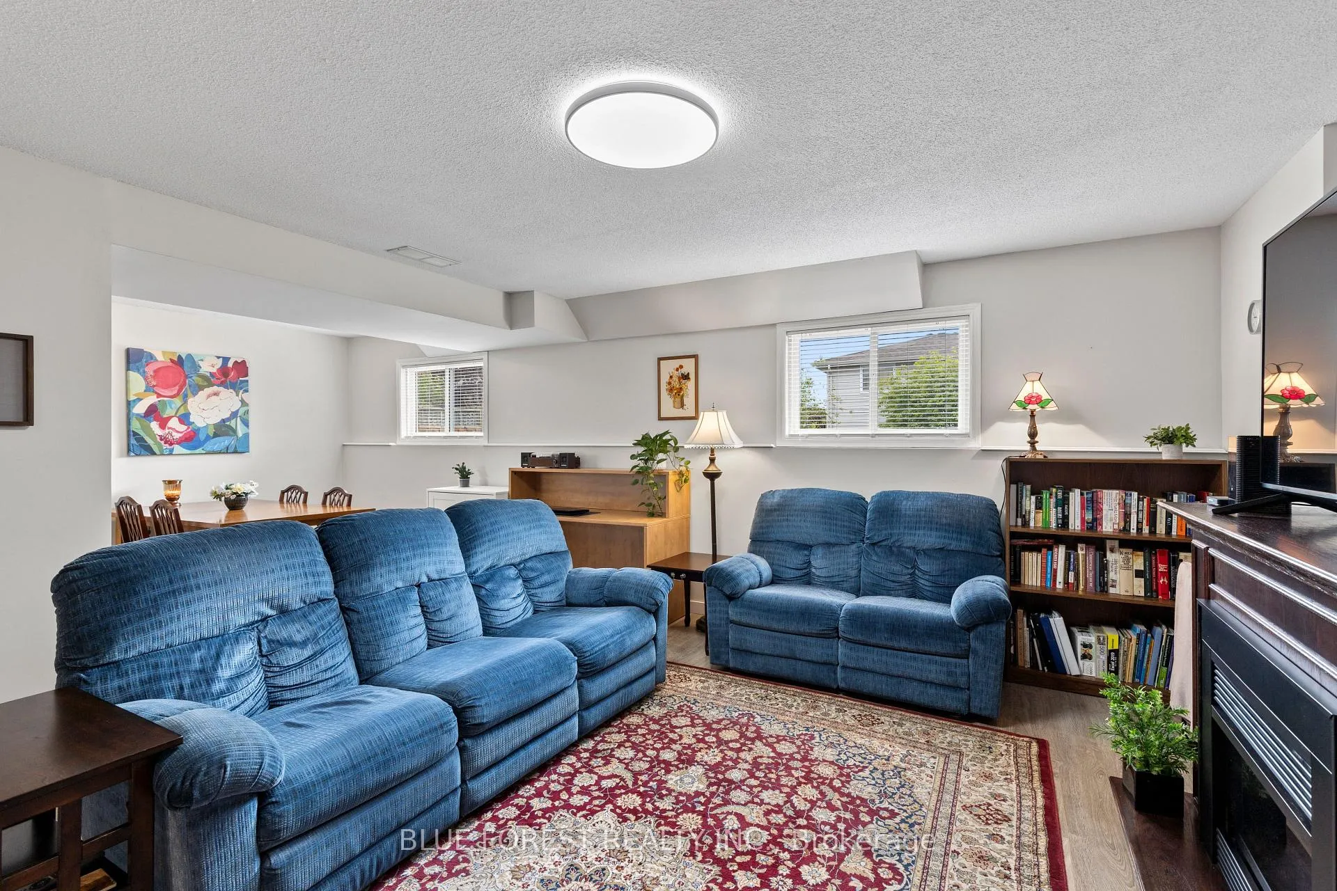 Photo 21 of 275 Portsmouth Crescent E, London, East I — HOMEH