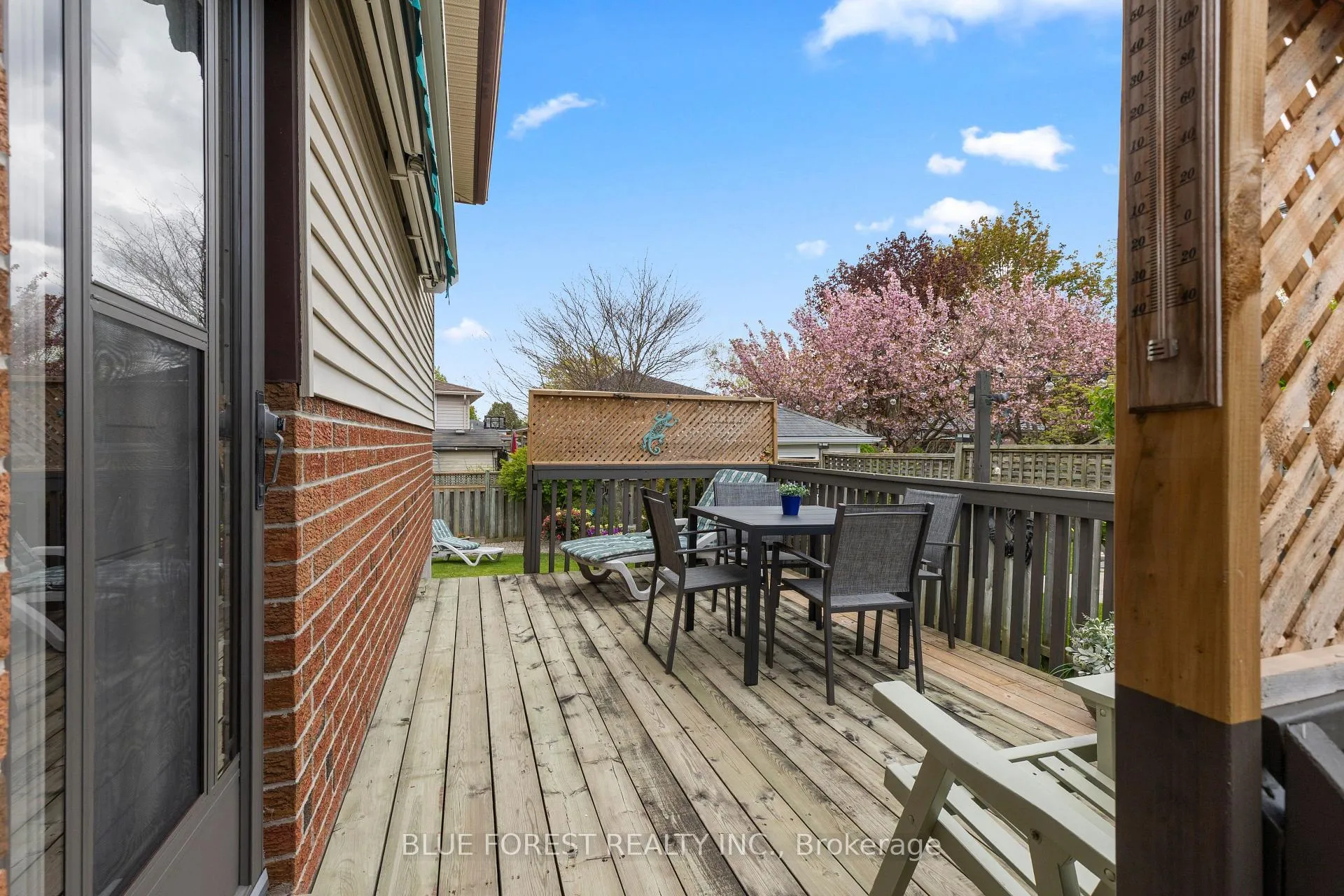 Photo 30 of 275 Portsmouth Crescent E, London, East I — HOMEH