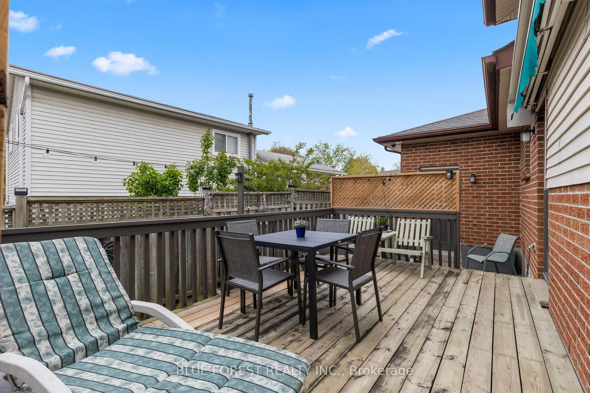 Photo 31 of 275 Portsmouth Crescent E, London, East I — HOMEH