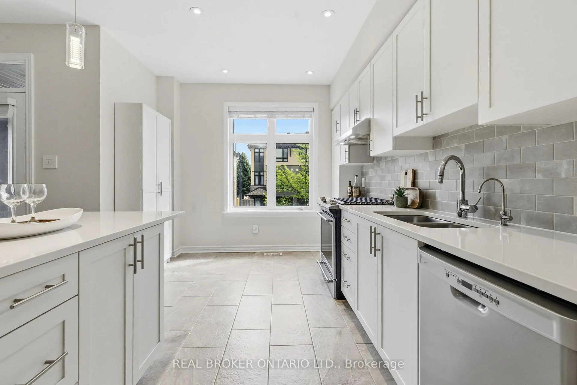 Photo 10 of 340 Twinflower Way, Ottawa, Barrhaven - Longfields — HOMEH