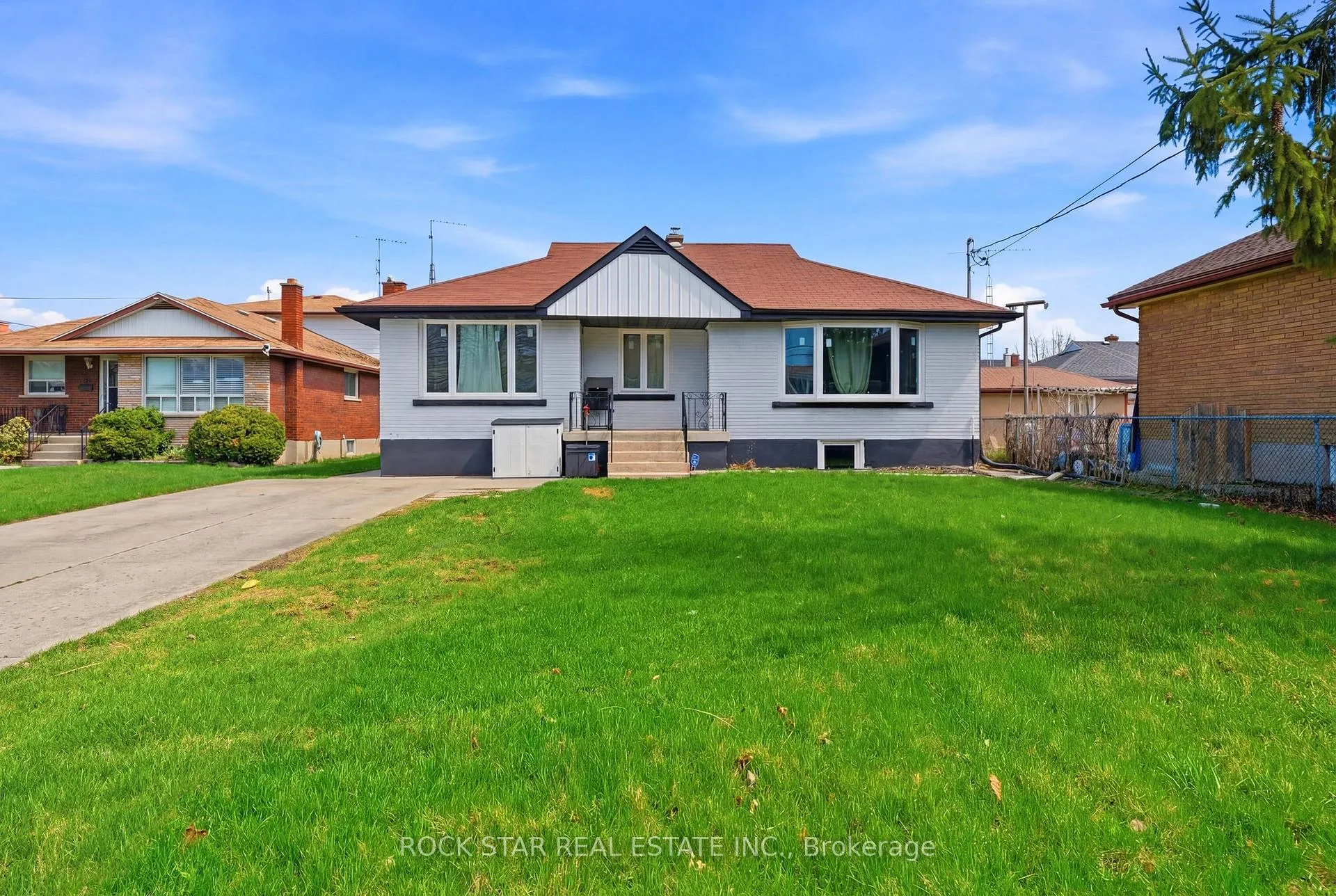Photo 1 of 250 Grantham Avenue, St. Catharines, Carlton/Bunting — HOMEH