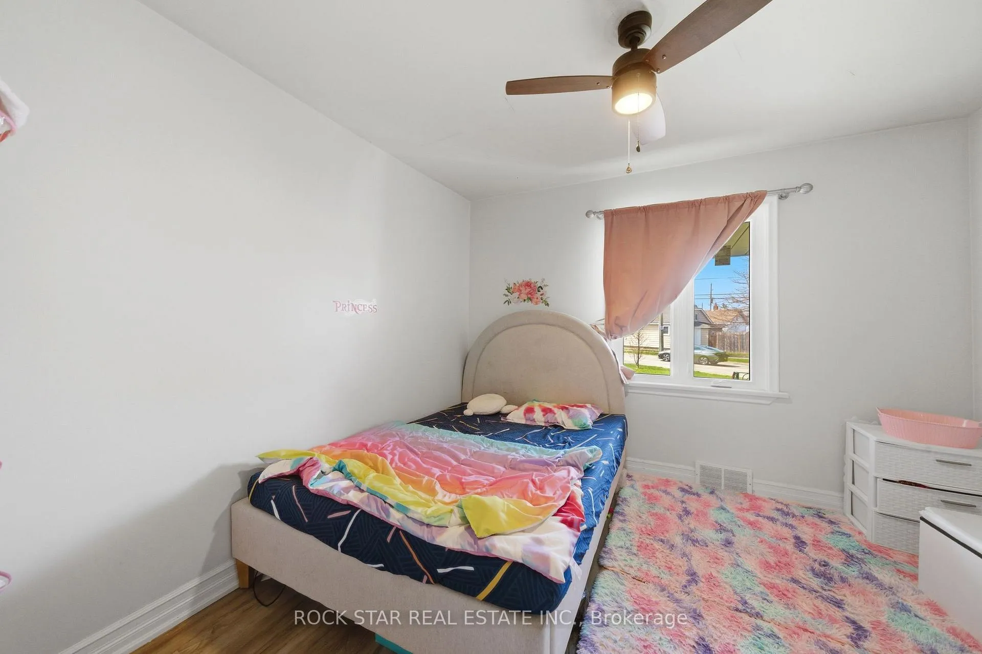 Photo 15 of 250 Grantham Avenue, St. Catharines, Carlton/Bunting — HOMEH
