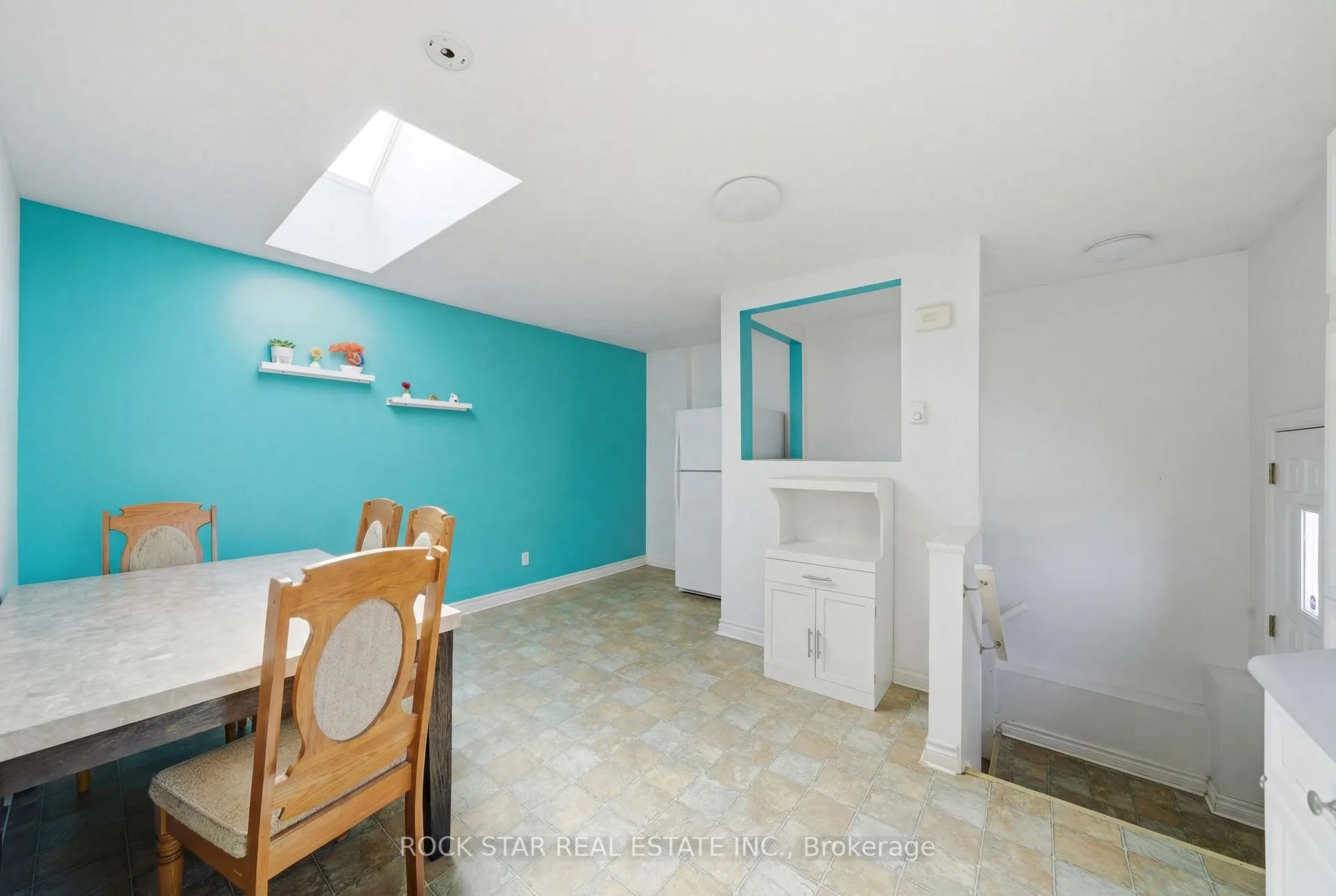 Photo 19 of 250 Grantham Avenue, St. Catharines, Carlton/Bunting — HOMEH