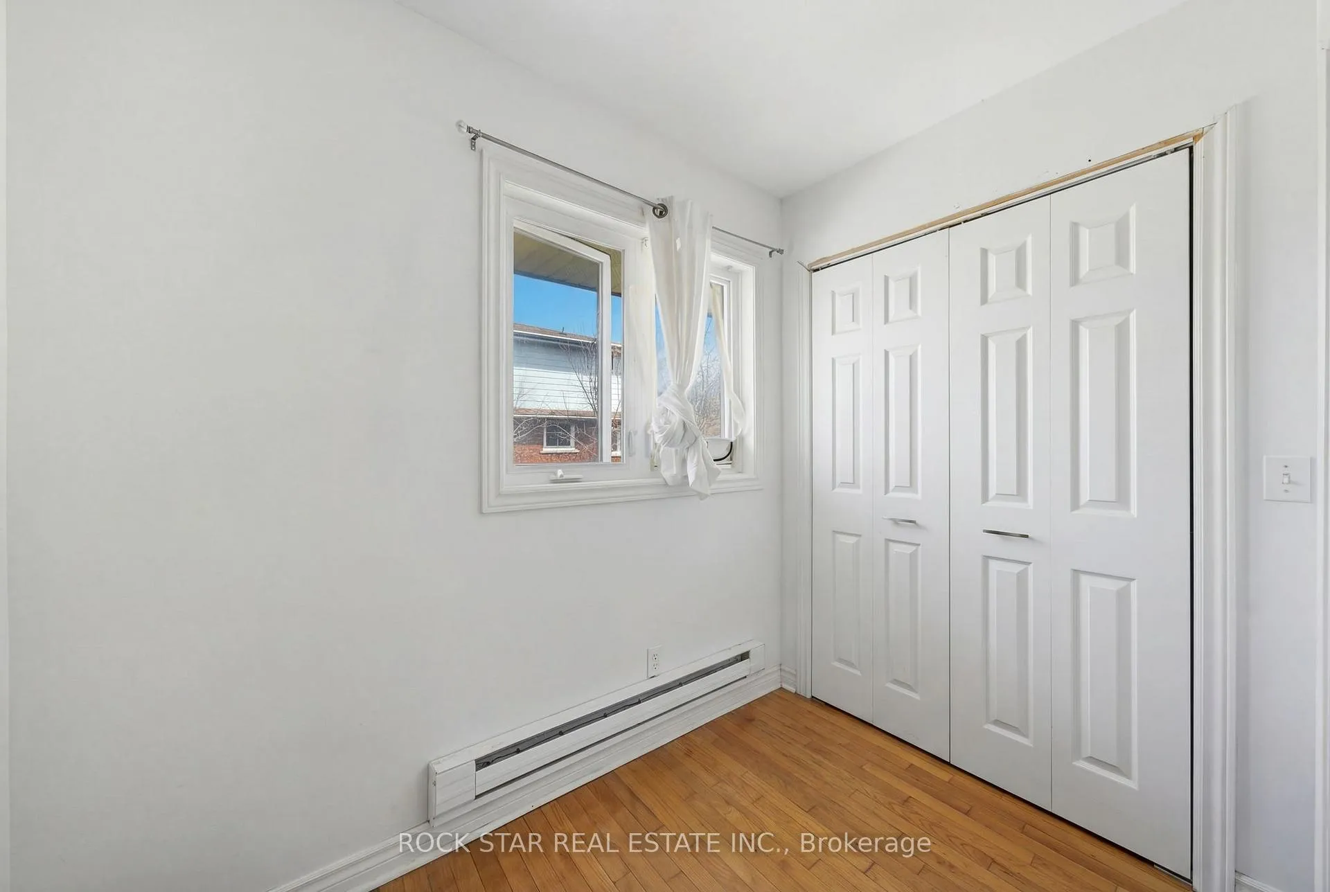 Photo 22 of 250 Grantham Avenue, St. Catharines, Carlton/Bunting — HOMEH