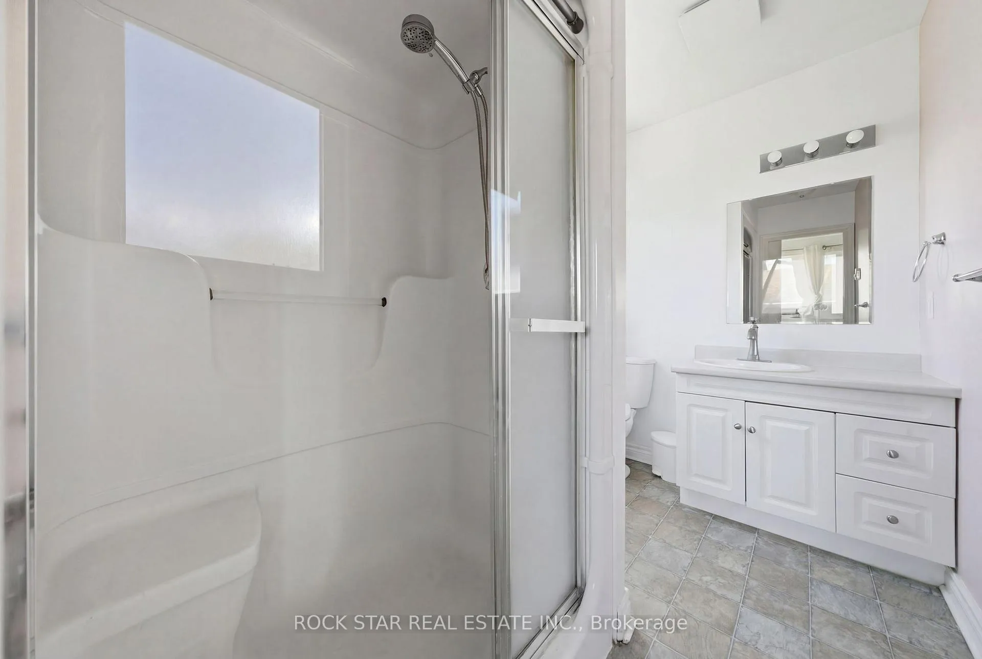 Photo 23 of 250 Grantham Avenue, St. Catharines, Carlton/Bunting — HOMEH