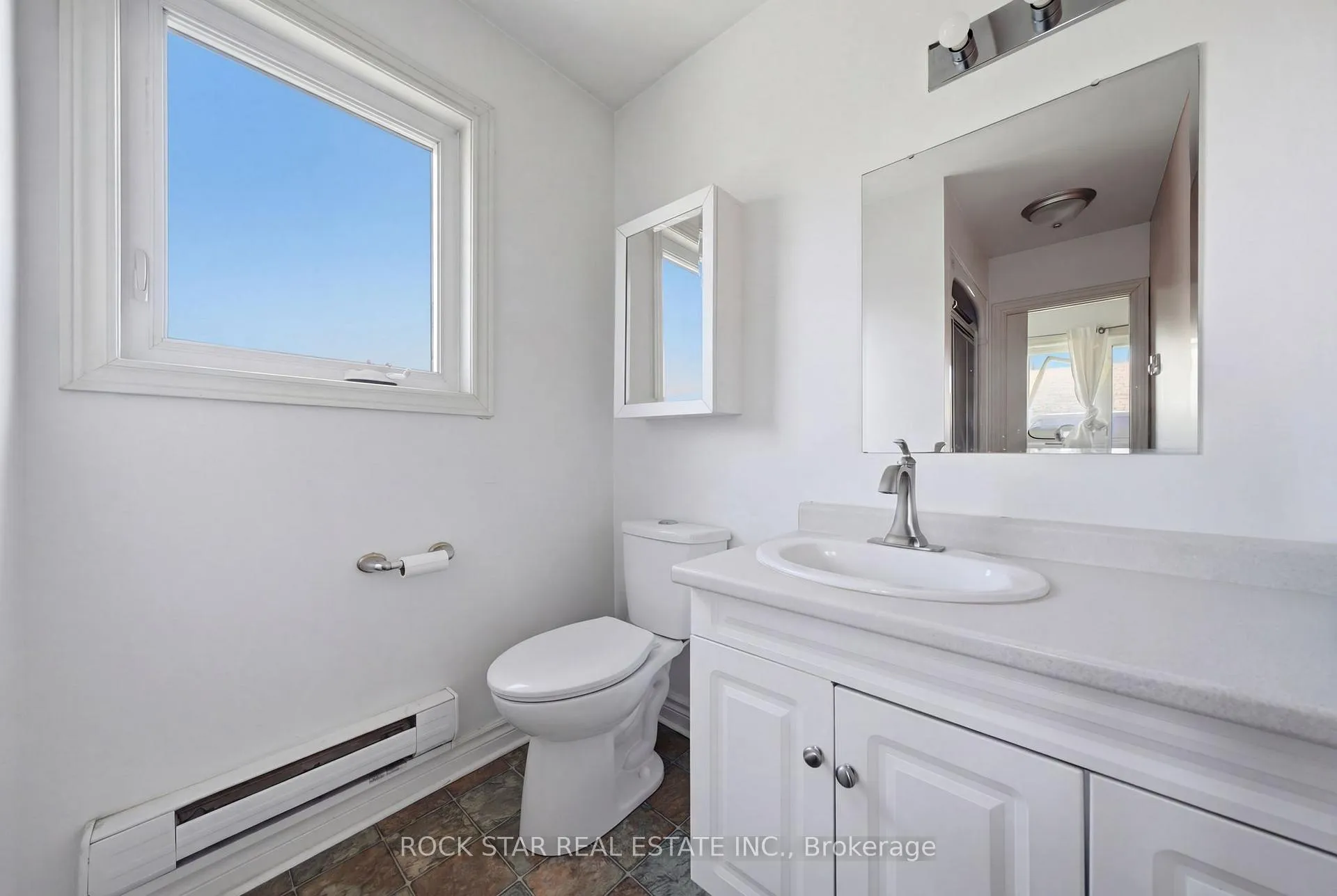 Photo 24 of 250 Grantham Avenue, St. Catharines, Carlton/Bunting — HOMEH