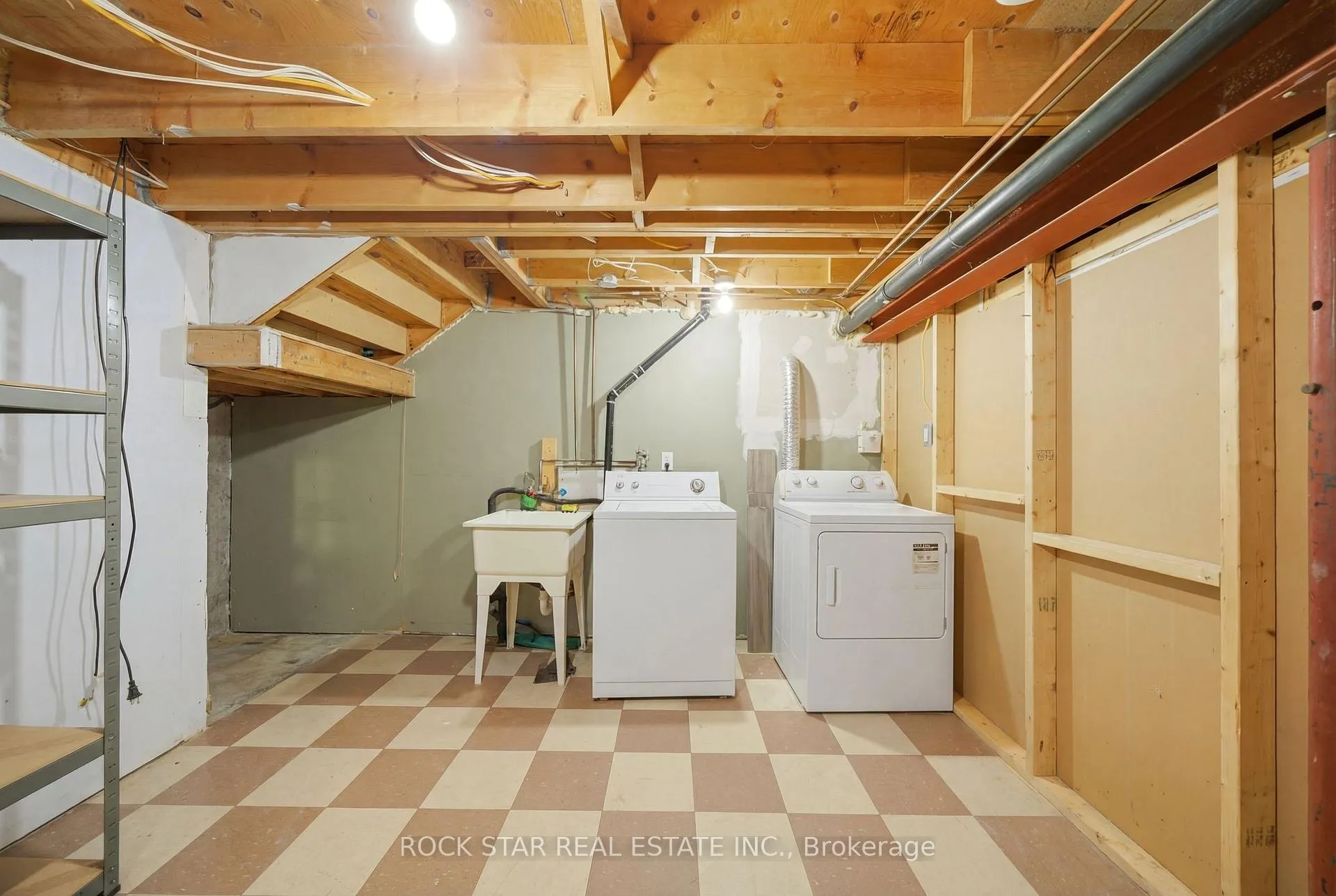 Photo 28 of 250 Grantham Avenue, St. Catharines, Carlton/Bunting — HOMEH