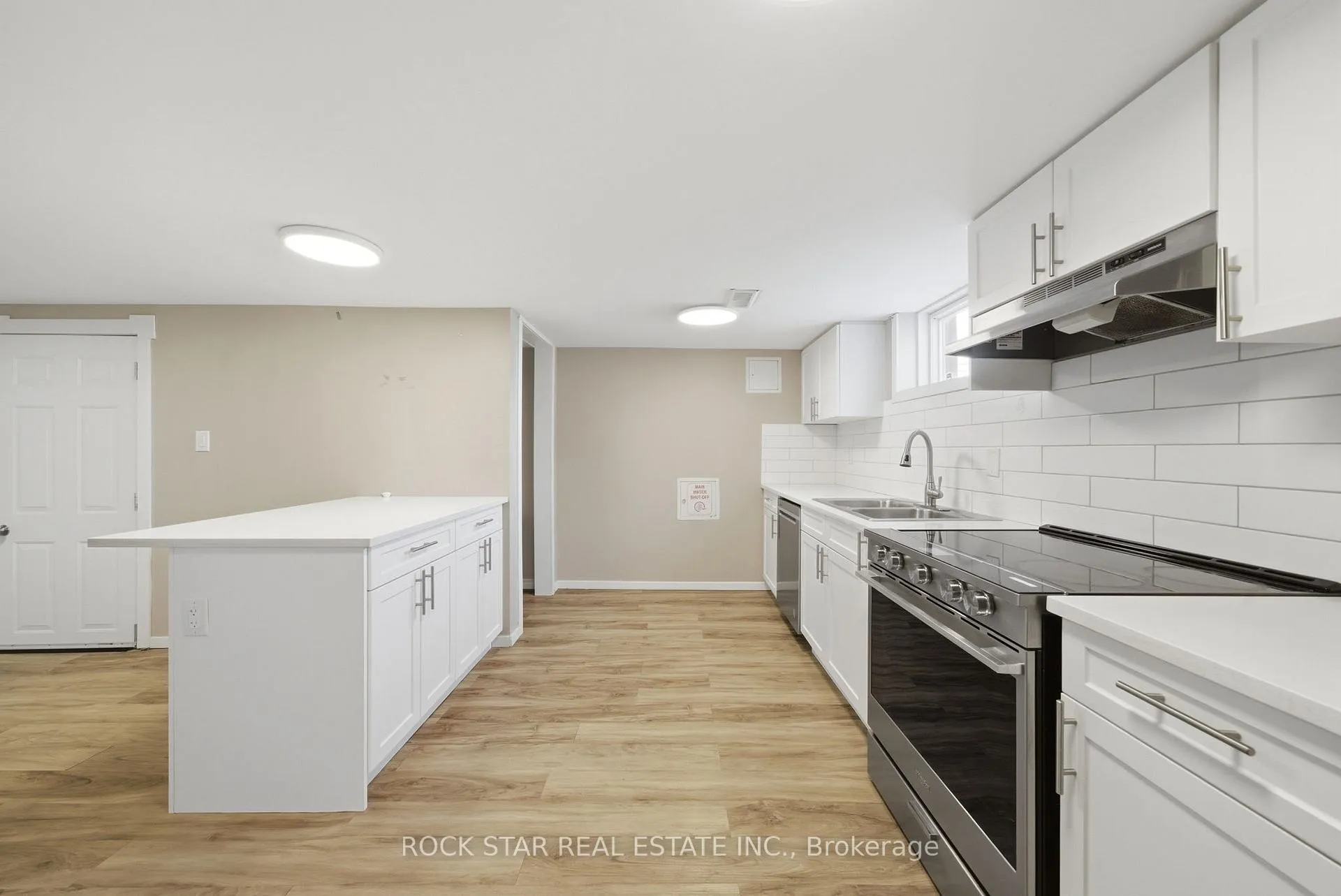 Photo 30 of 250 Grantham Avenue, St. Catharines, Carlton/Bunting — HOMEH