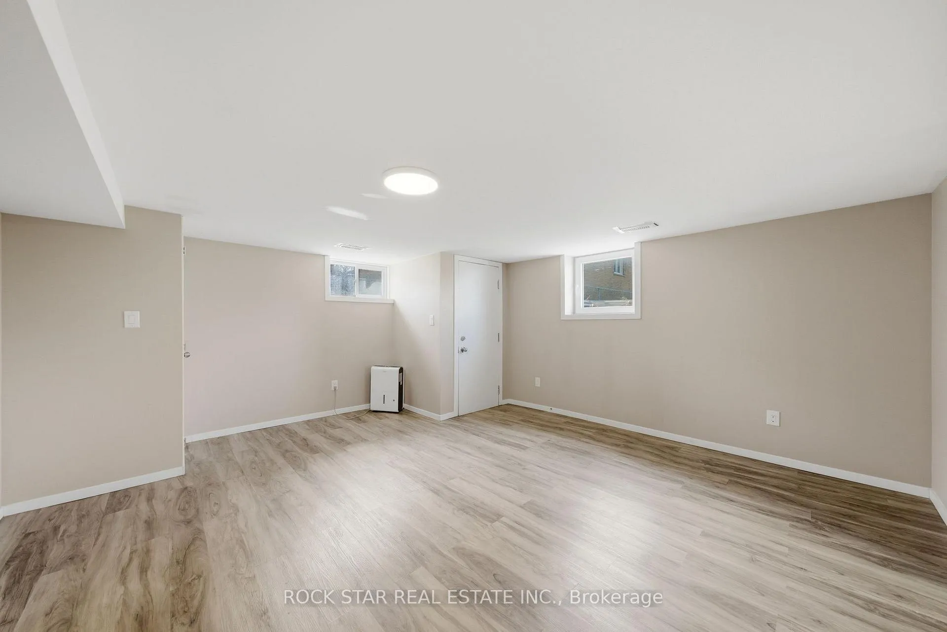 Photo 37 of 250 Grantham Avenue, St. Catharines, Carlton/Bunting — HOMEH