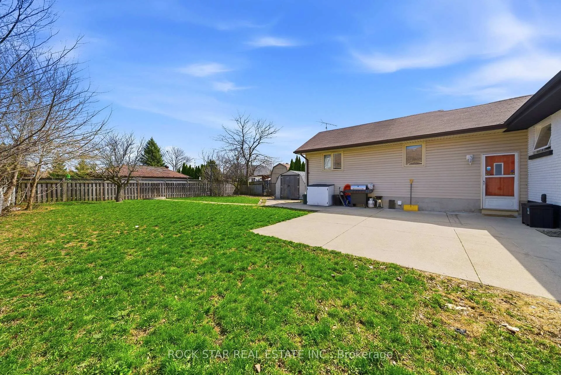 Photo 43 of 250 Grantham Avenue, St. Catharines, Carlton/Bunting — HOMEH