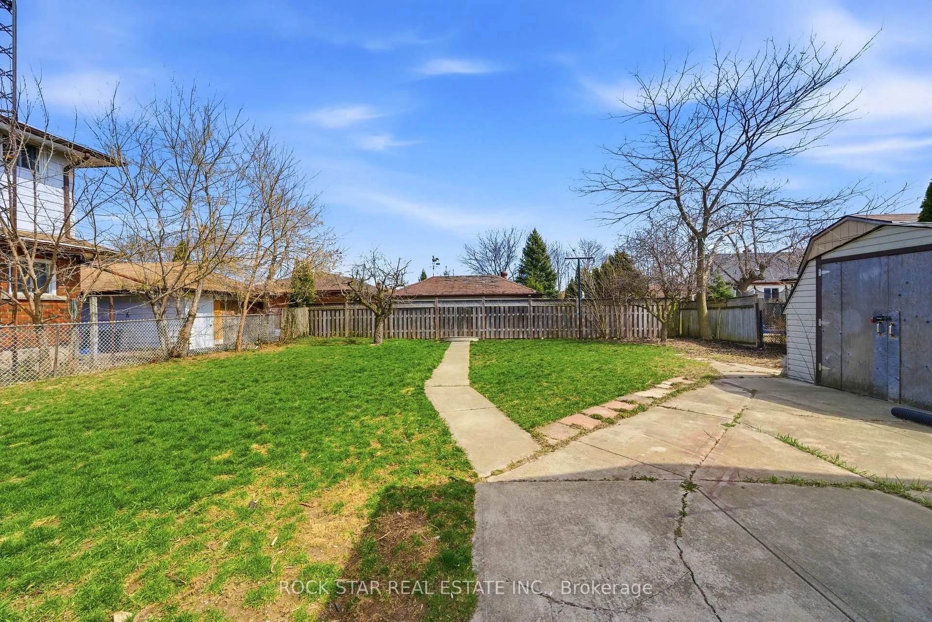 Photo 45 of 250 Grantham Avenue, St. Catharines, Carlton/Bunting — HOMEH