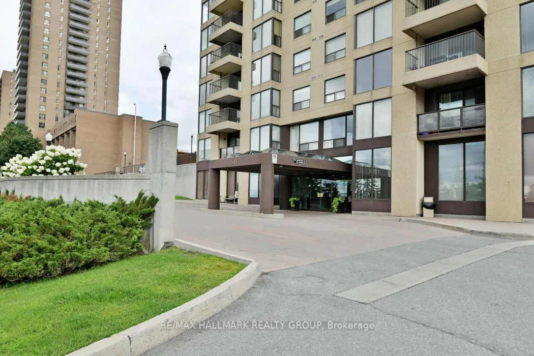 Photo 4 of Unit 207, 545 St Laurent Boulevard, Ottawa, Viscount Alexander Park — HOMEH