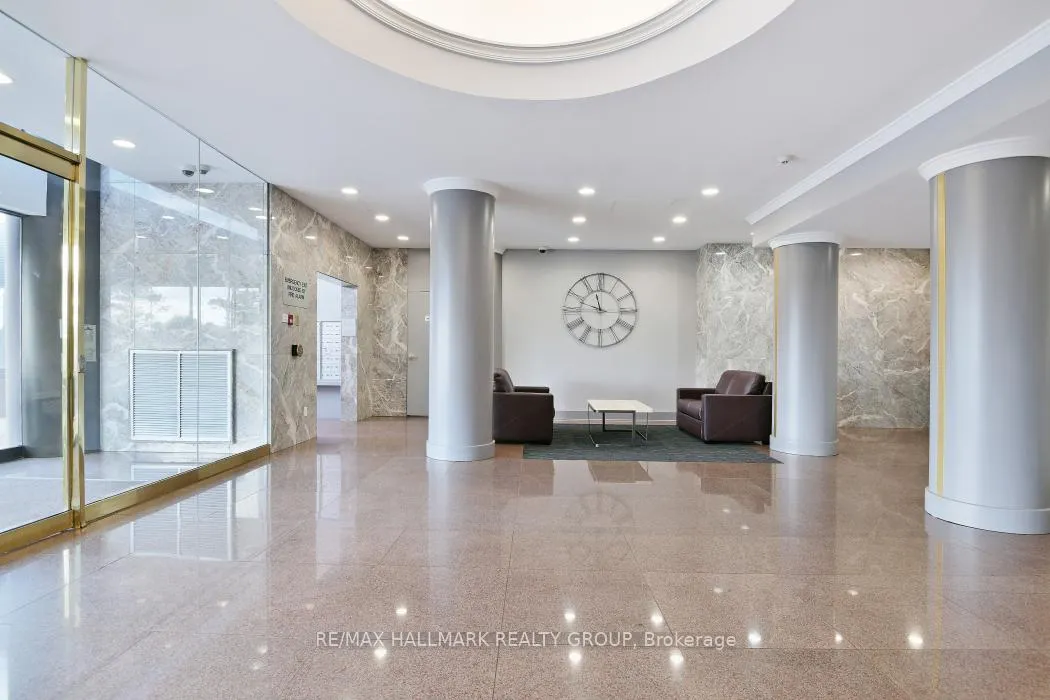 Photo 6 of Unit 207, 545 St Laurent Boulevard, Ottawa, Viscount Alexander Park — HOMEH