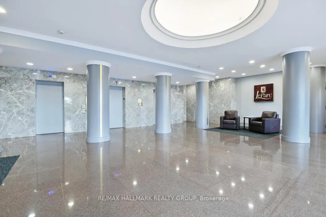 Photo 7 of Unit 207, 545 St Laurent Boulevard, Ottawa, Viscount Alexander Park — HOMEH