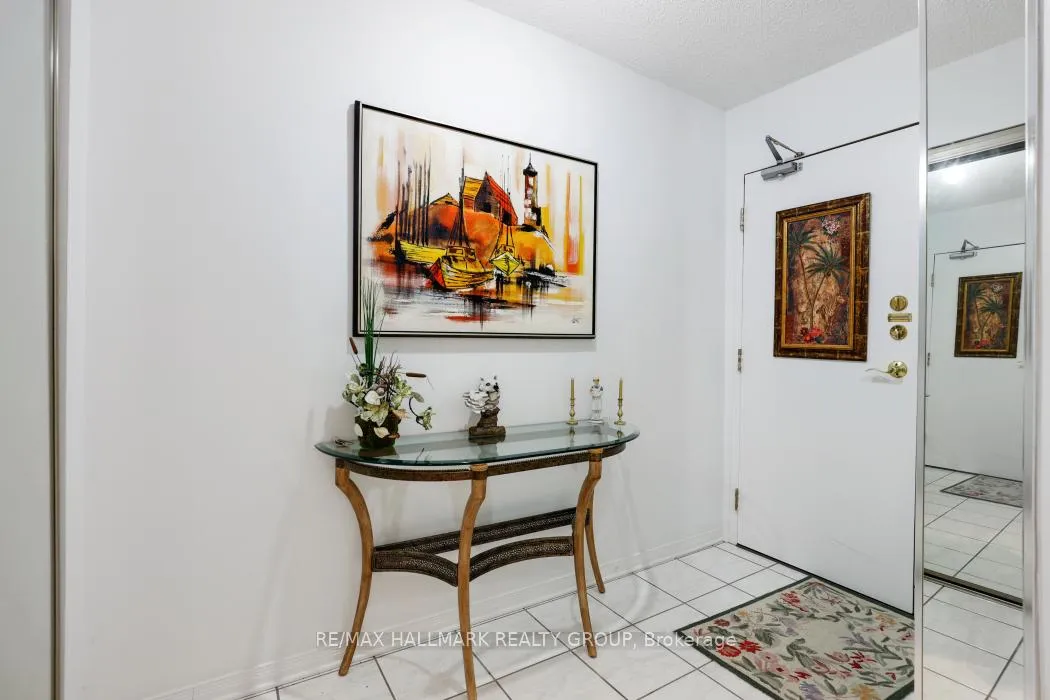 Photo 10 of Unit 207, 545 St Laurent Boulevard, Ottawa, Viscount Alexander Park — HOMEH