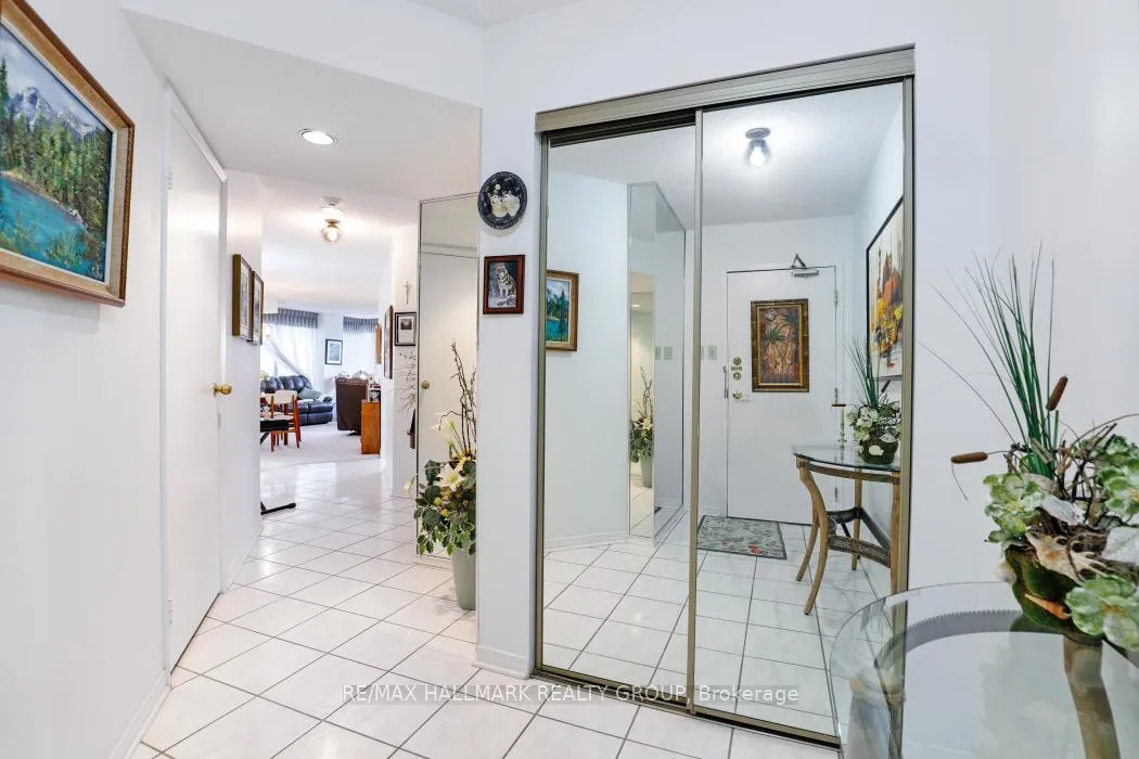 Photo 11 of Unit 207, 545 St Laurent Boulevard, Ottawa, Viscount Alexander Park — HOMEH