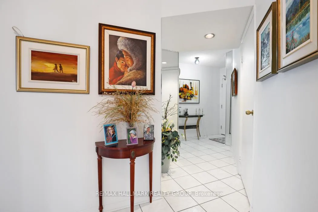 Photo 13 of Unit 207, 545 St Laurent Boulevard, Ottawa, Viscount Alexander Park — HOMEH