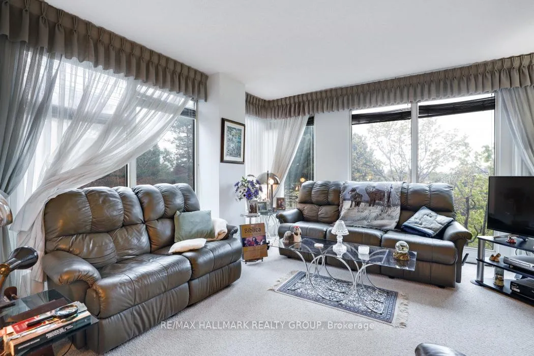 Photo 16 of Unit 207, 545 St Laurent Boulevard, Ottawa, Viscount Alexander Park — HOMEH