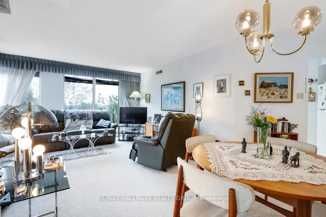 Photo 19 of Unit 207, 545 St Laurent Boulevard, Ottawa, Viscount Alexander Park — HOMEH