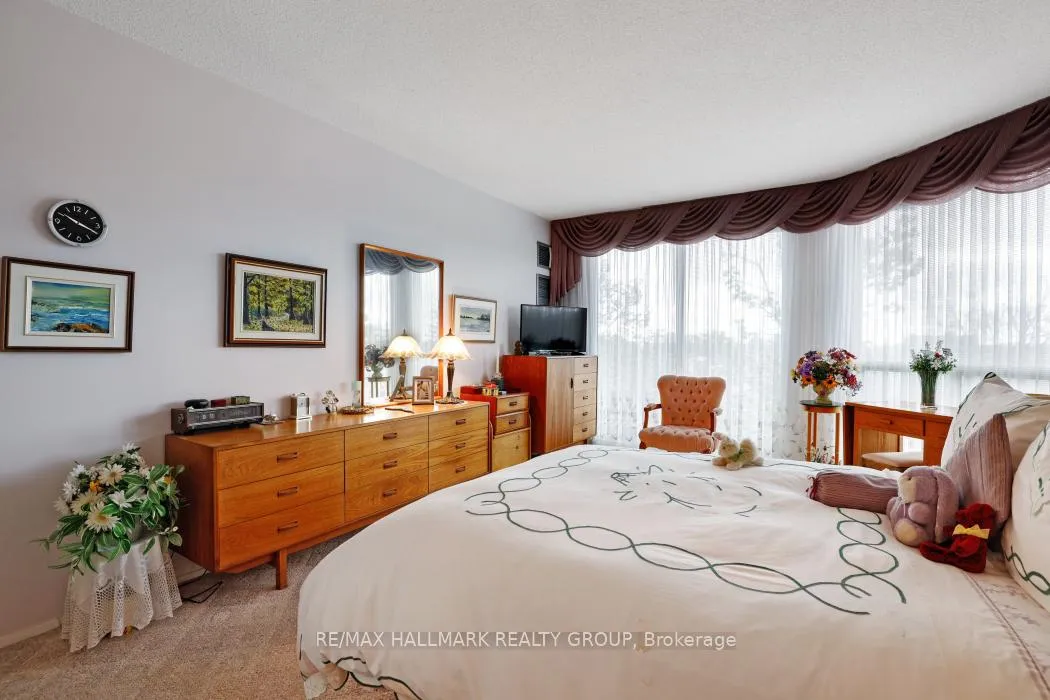Photo 29 of Unit 207, 545 St Laurent Boulevard, Ottawa, Viscount Alexander Park — HOMEH