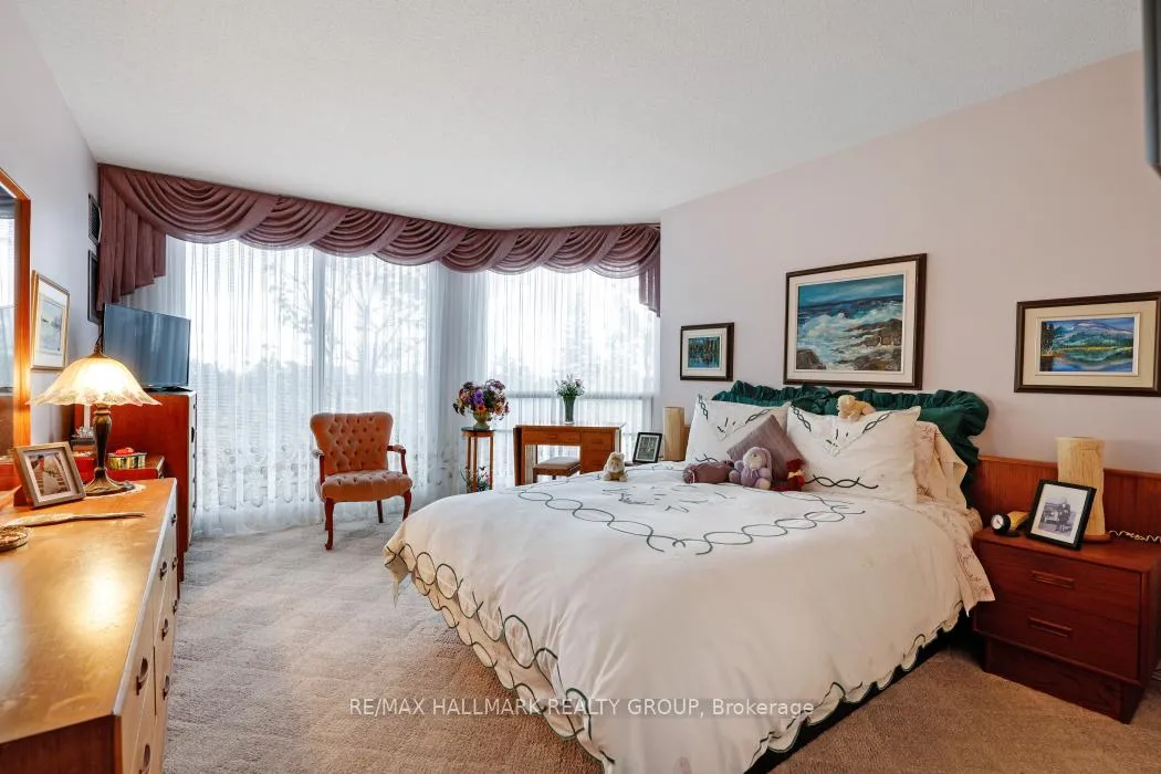 Photo 30 of Unit 207, 545 St Laurent Boulevard, Ottawa, Viscount Alexander Park — HOMEH