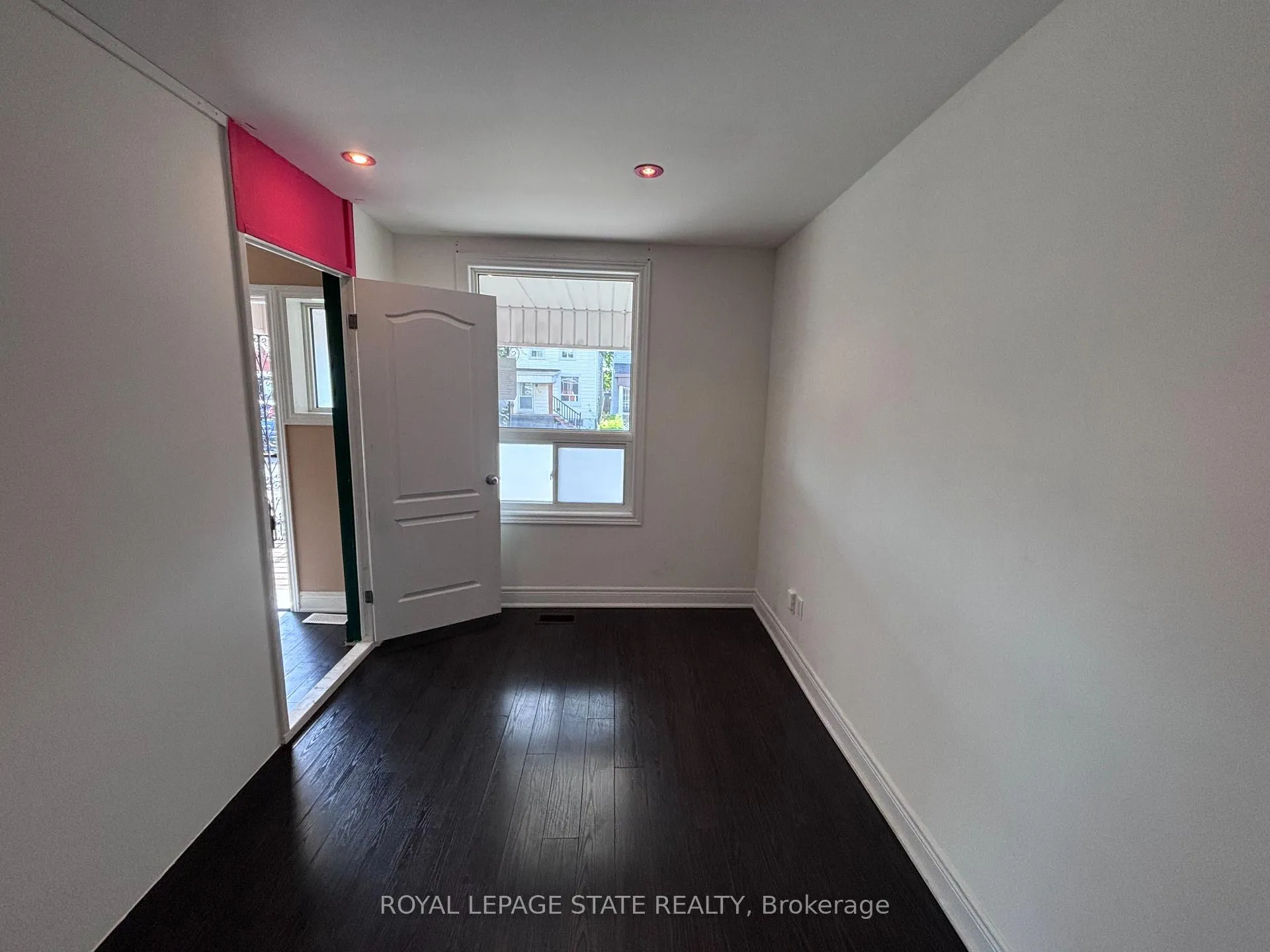 Photo 4 of 109 Belview Avenue, Hamilton, Crown Point — HOMEH