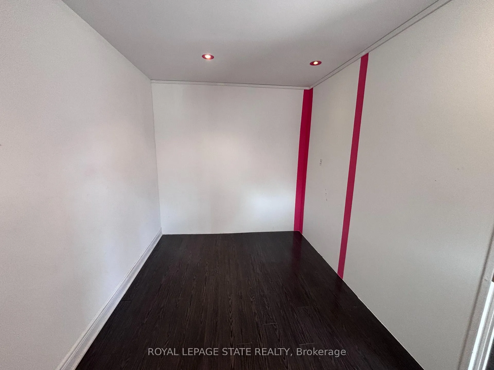 Photo 5 of 109 Belview Avenue, Hamilton, Crown Point — HOMEH