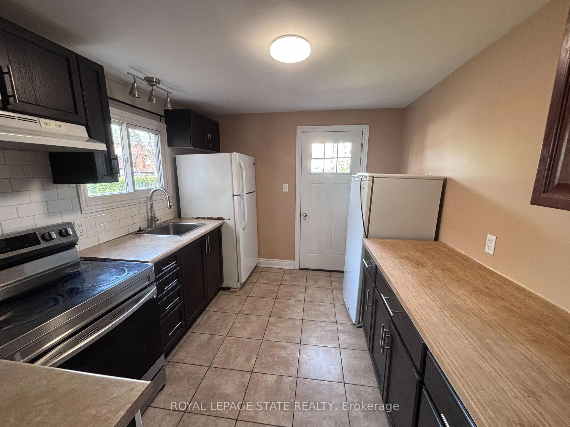 Photo 8 of 109 Belview Avenue, Hamilton, Crown Point — HOMEH