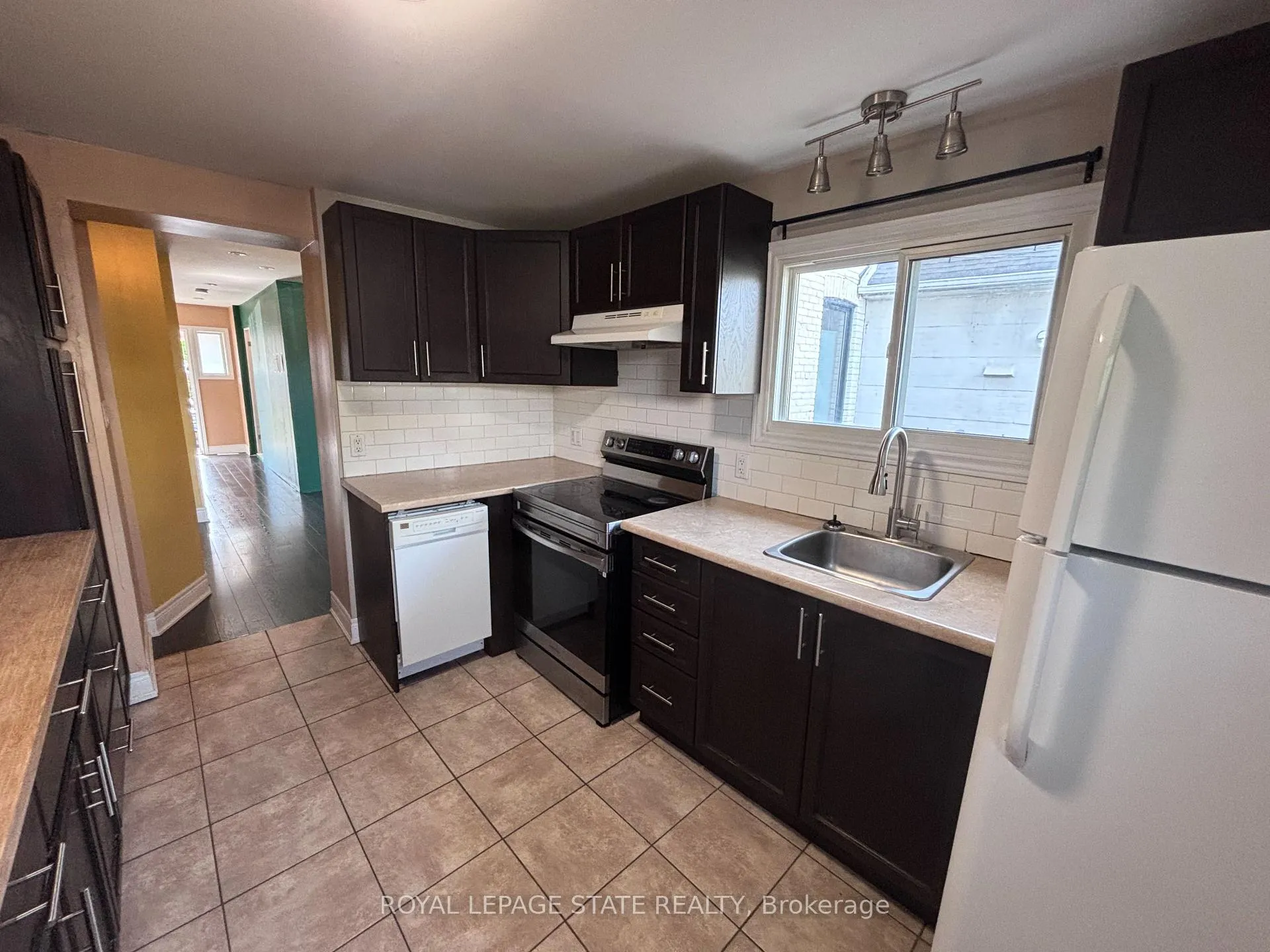 Photo 9 of 109 Belview Avenue, Hamilton, Crown Point — HOMEH