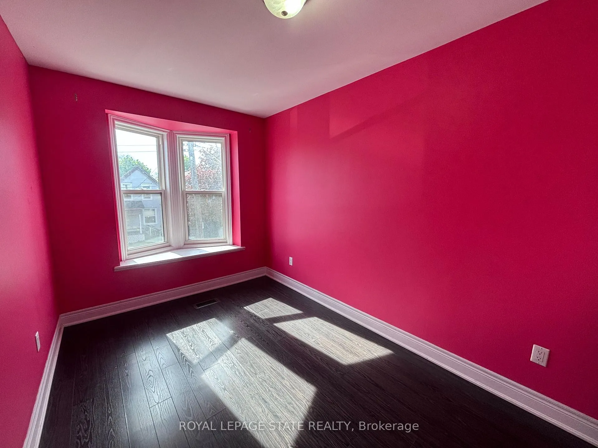Photo 11 of 109 Belview Avenue, Hamilton, Crown Point — HOMEH