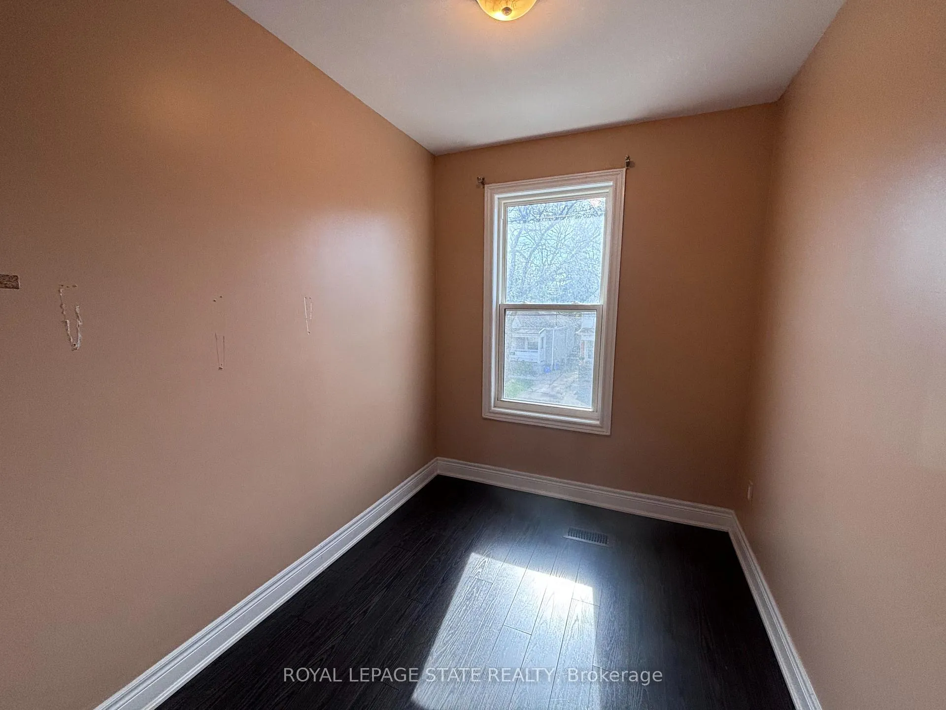 Photo 12 of 109 Belview Avenue, Hamilton, Crown Point — HOMEH