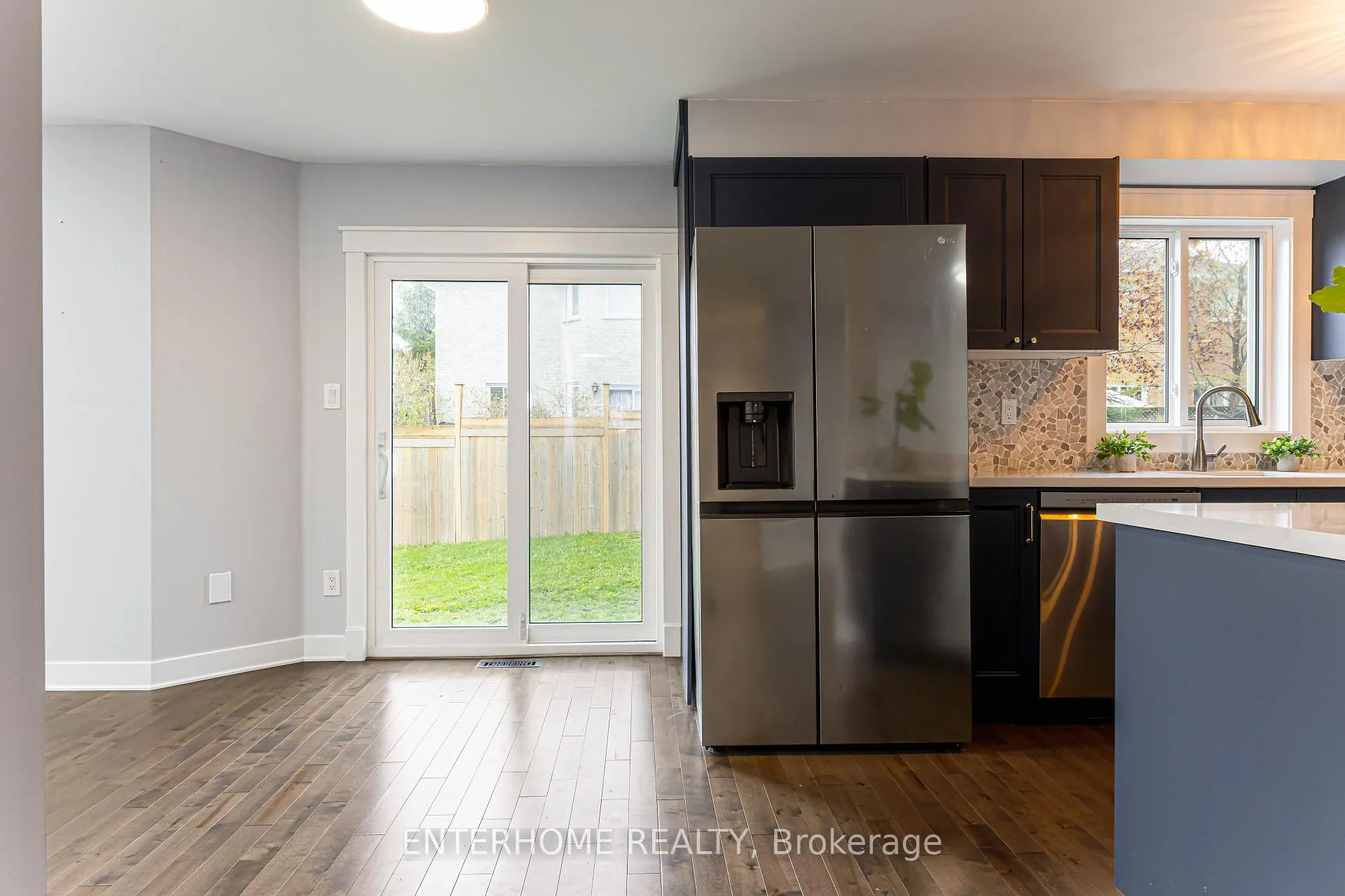 Photo 7 of 127 Birchwood Drive, Barrie, East Bayfield — HOMEH