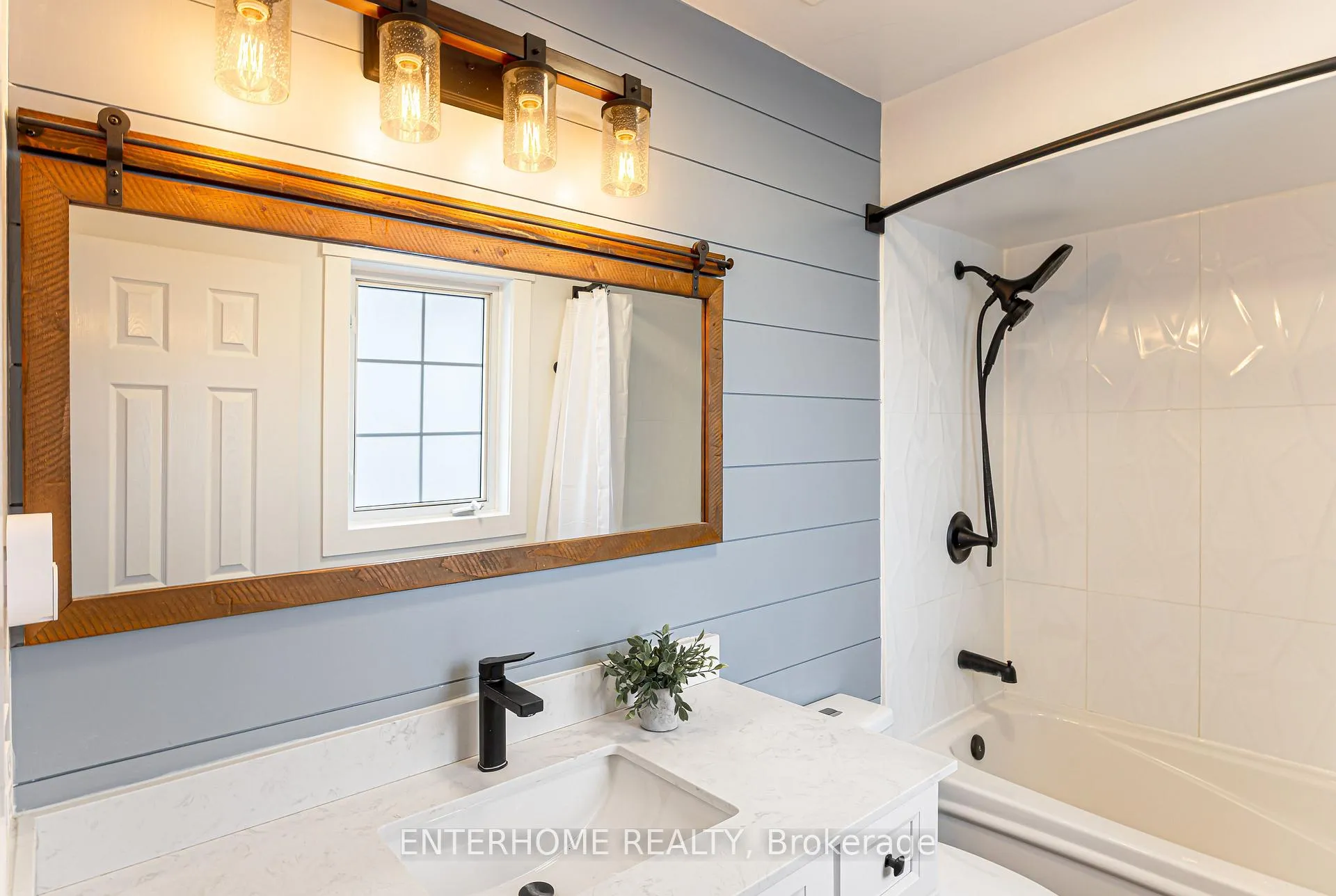 Photo 14 of 127 Birchwood Drive, Barrie, East Bayfield — HOMEH