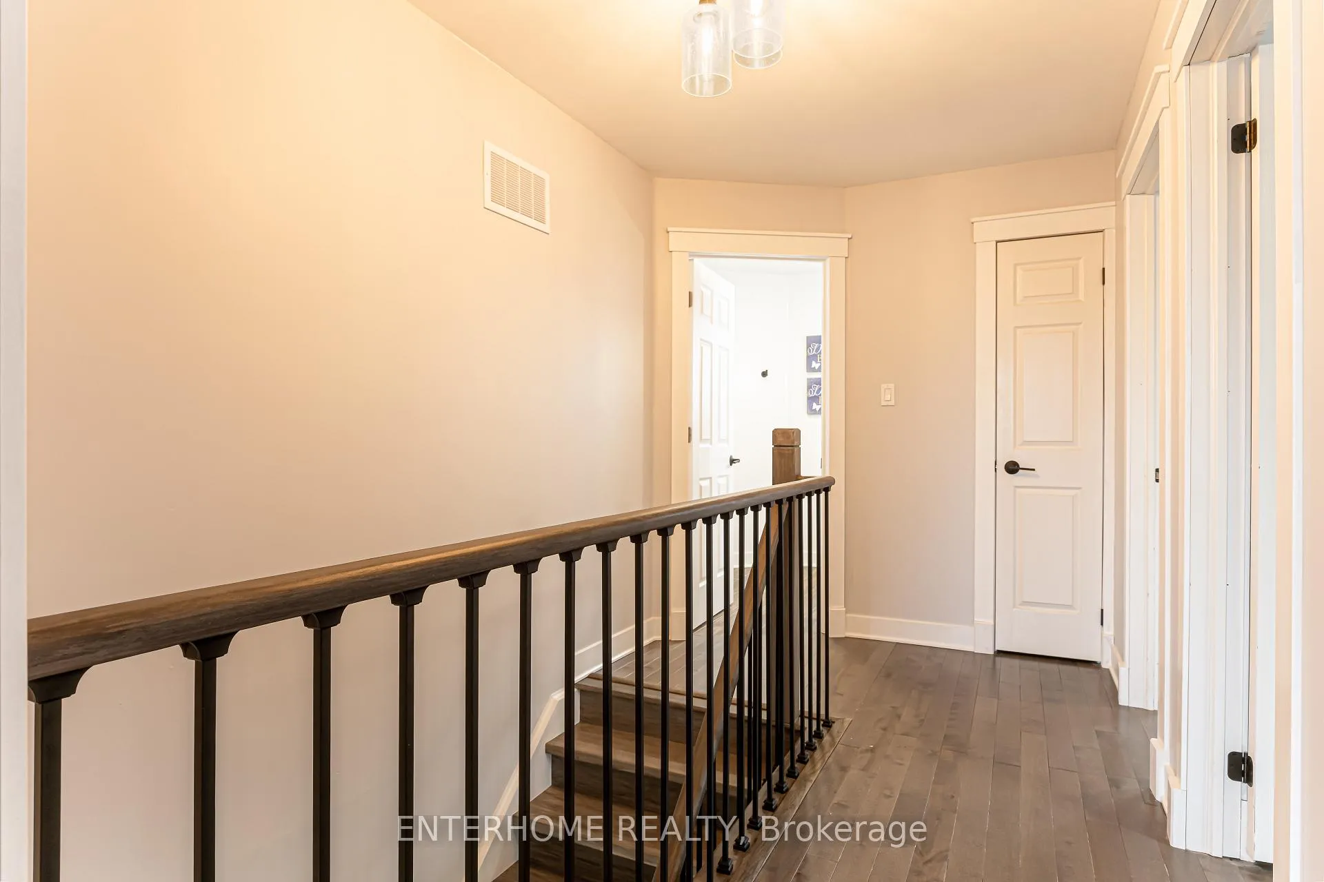 Photo 18 of 127 Birchwood Drive, Barrie, East Bayfield — HOMEH